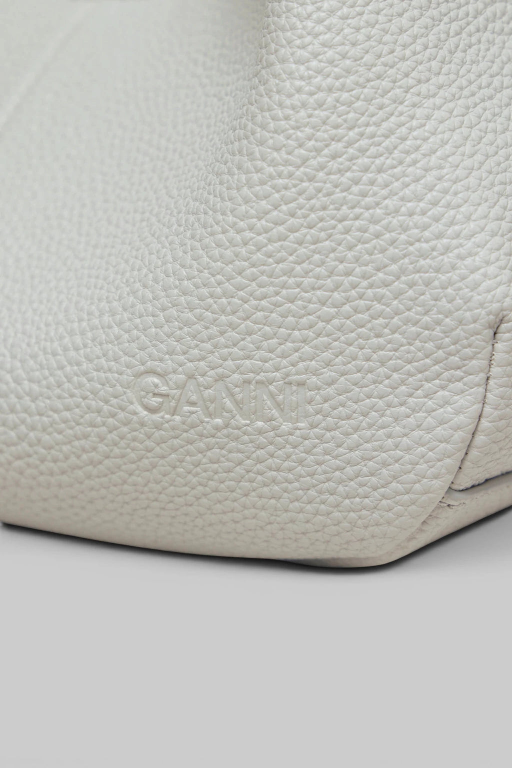 Ganni - Hobo Mini Grained - LABELS