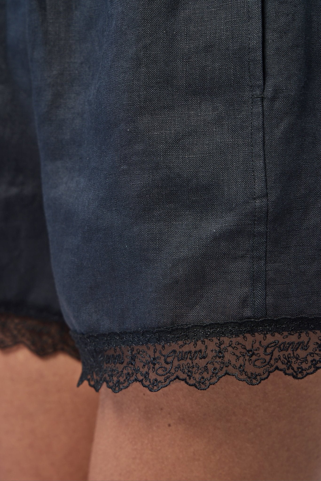 Ganni - Light Linen Lace Hem Shorts - LABELS