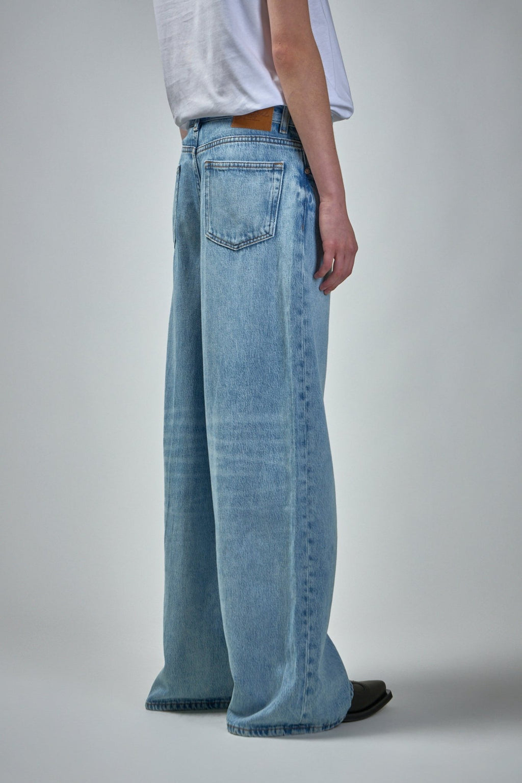 Ganni - Soft Rigid Denim Baggy Jeans - LABELS