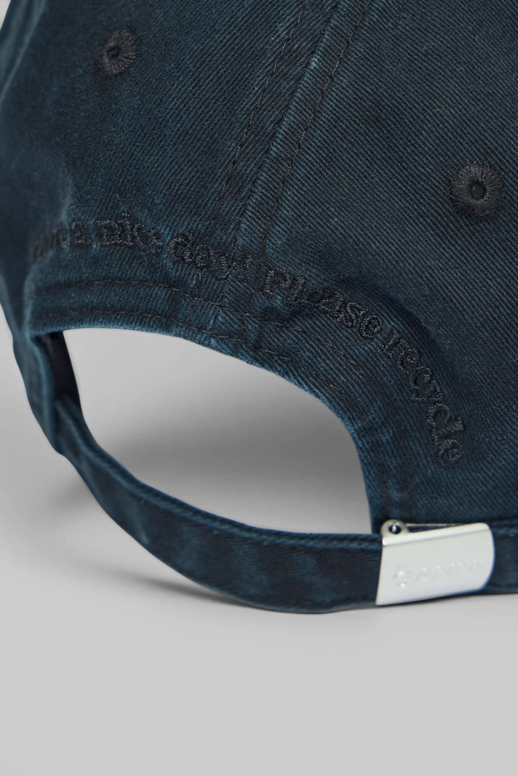 Ganni - Washed Cotton Canvas Cap Emb - LABELS