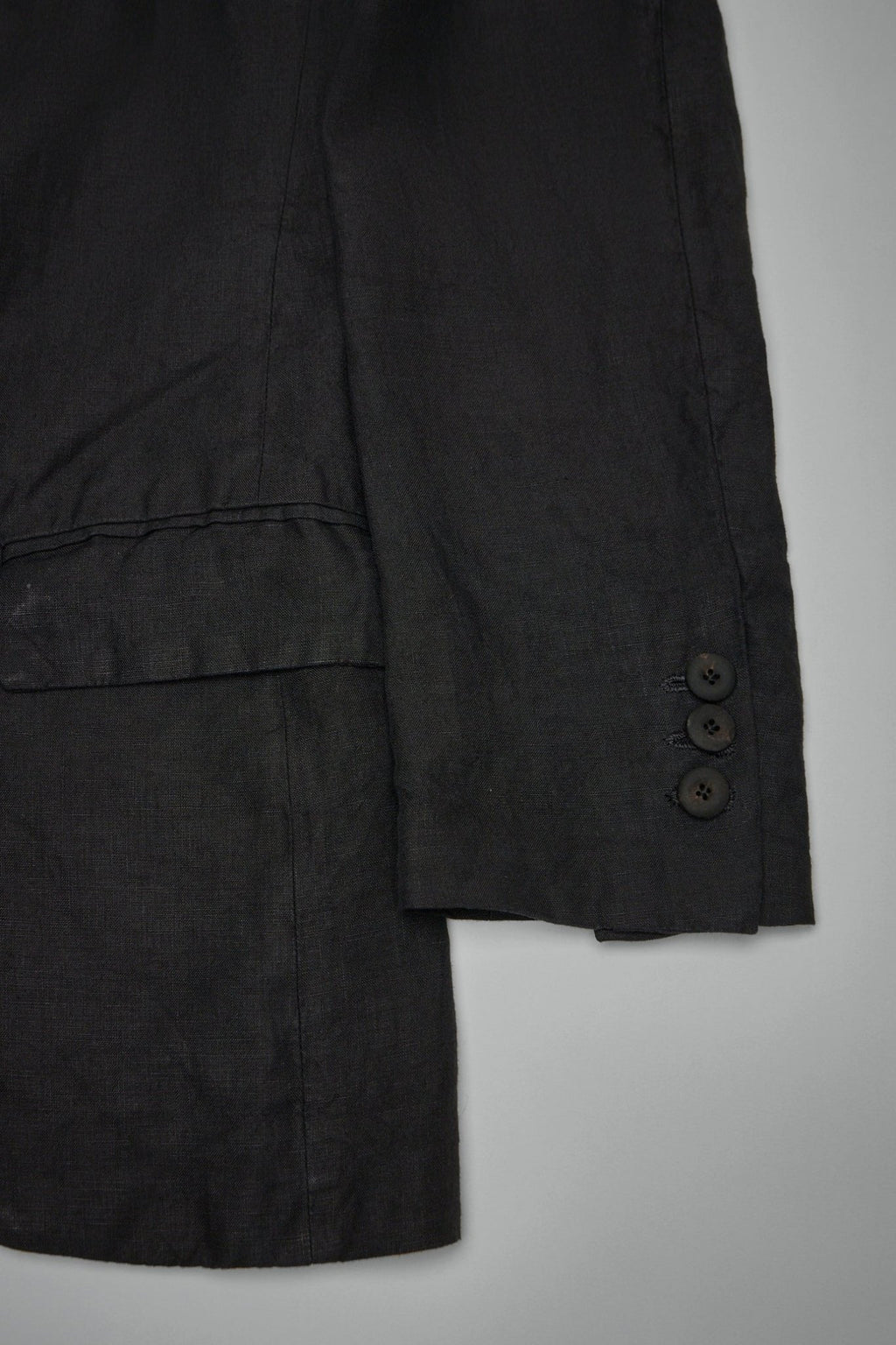 Geoffrey B. Small - Hand Pad - stitched Classic Notch Lapel 3 - button Fully - lined Jacket - LABELS