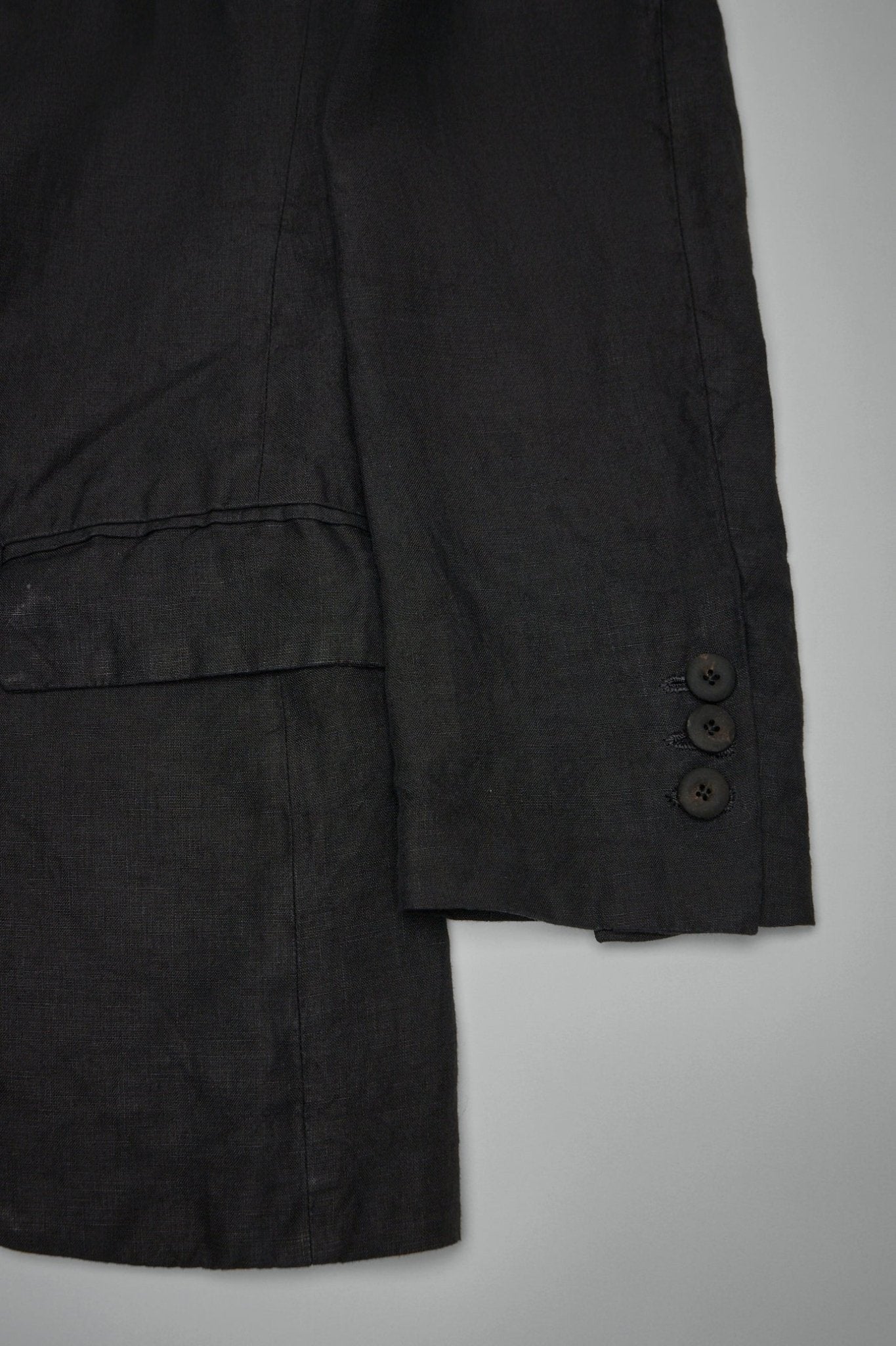 Geoffrey B. Small - Hand Pad - stitched Classic Notch Lapel 3 - button Fully - lined Jacket - LABELS