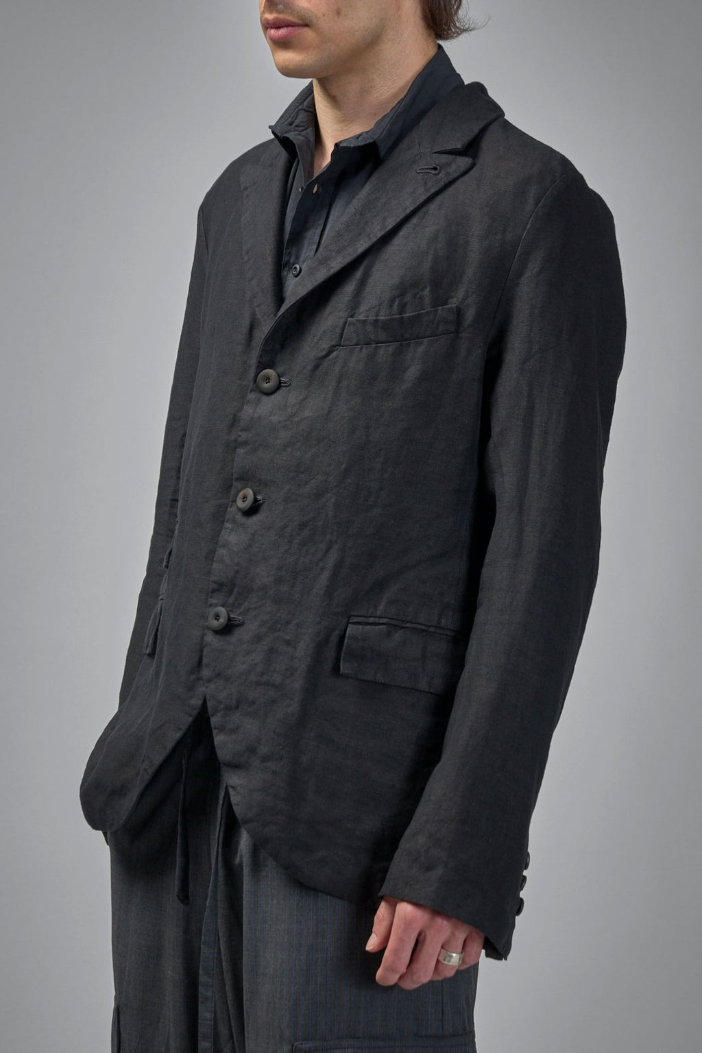 Geoffrey B. Small - Hand Pad - stitched Classic Notch Lapel 3 - button Fully - lined Jacket - LABELS