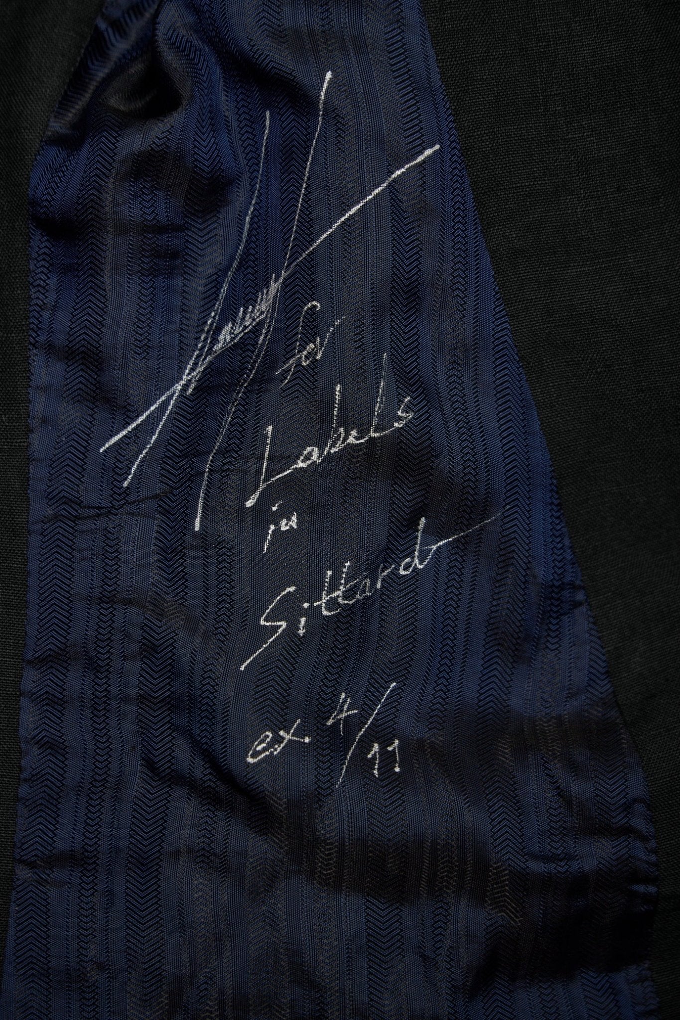 Geoffrey B. Small - Hand Pad - stitched Classic Notch Lapel 3 - button Fully - lined Jacket - LABELS