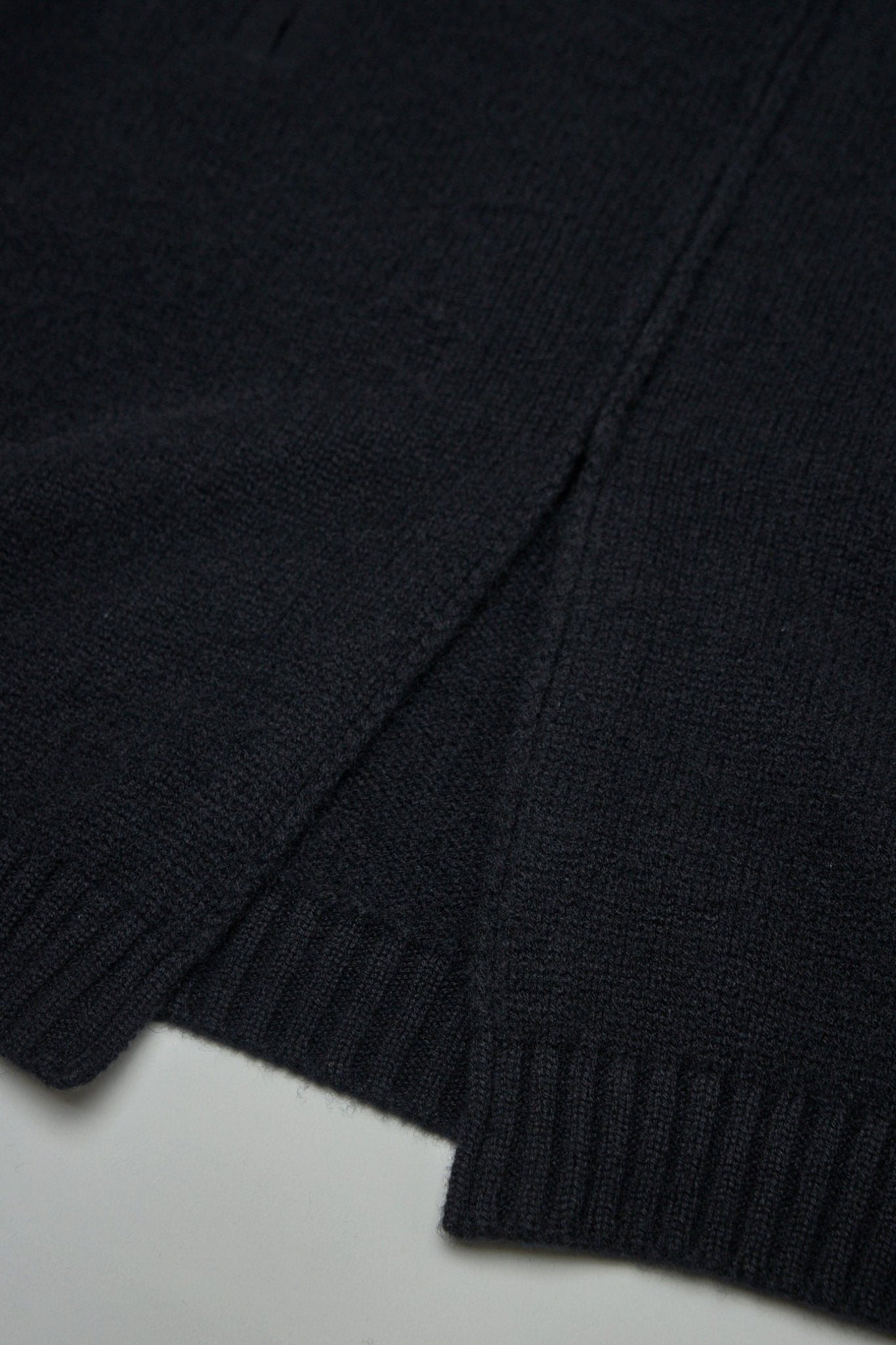 Geoffrey B. Small - Pure Cariaggi Yarn Cashmere Long Knit Cardigan - LABELS