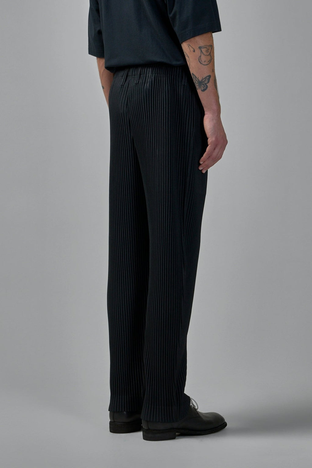 Homme Plissé Issey Miyake - Basics Pleated Pants - LABELS