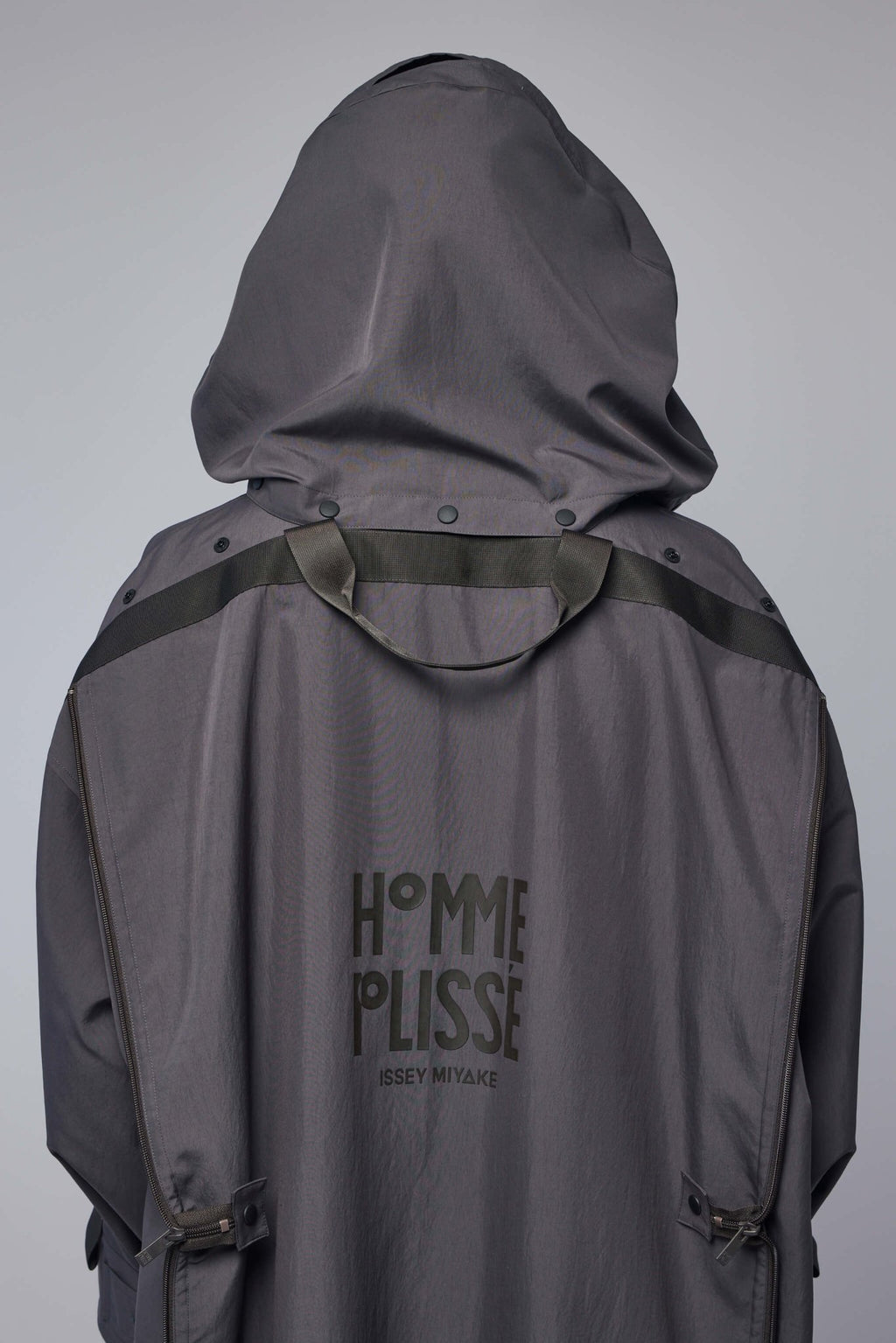 Homme Plissé Issey Miyake - Carrier Carried Coat - LABELS