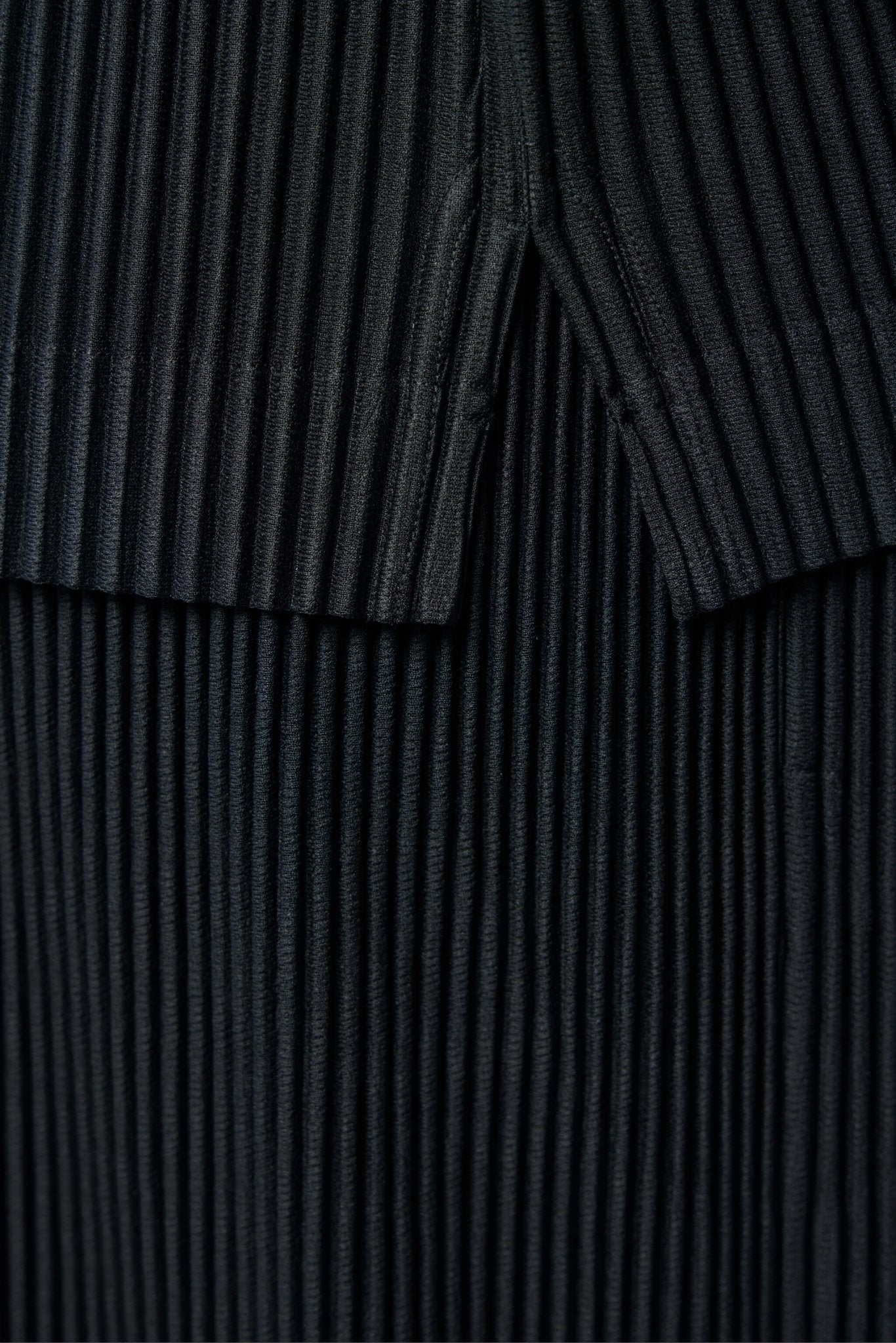 Homme Plissé Issey Miyake - January Pleated LS T‑shirt - LABELS