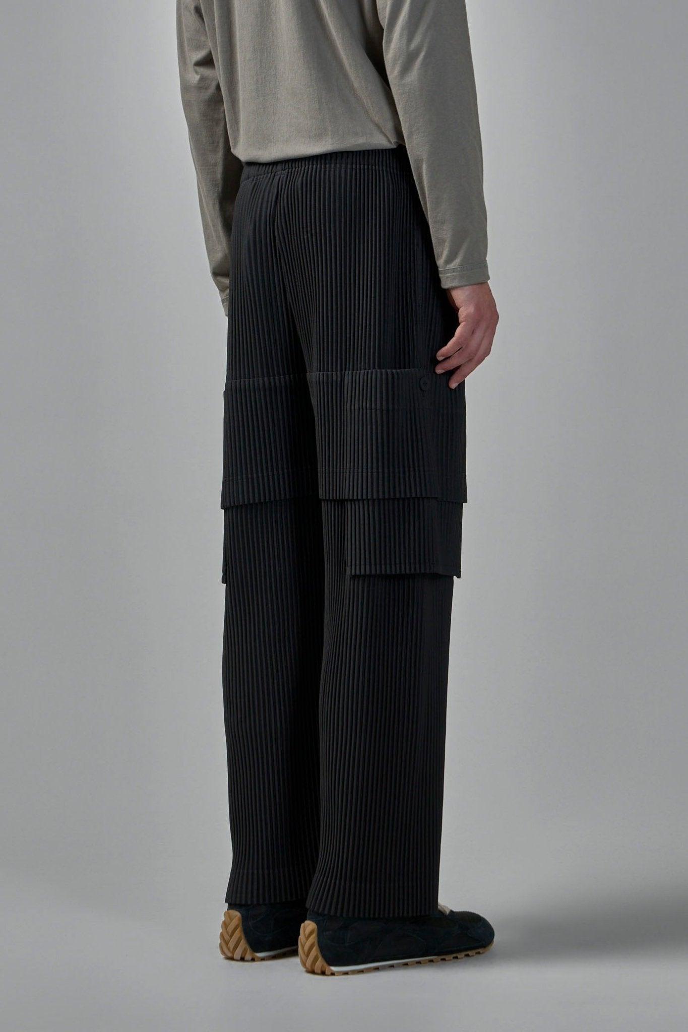 Homme Plissé Issey Miyake - Multi - Pocket Pants | coke grey - LABELS