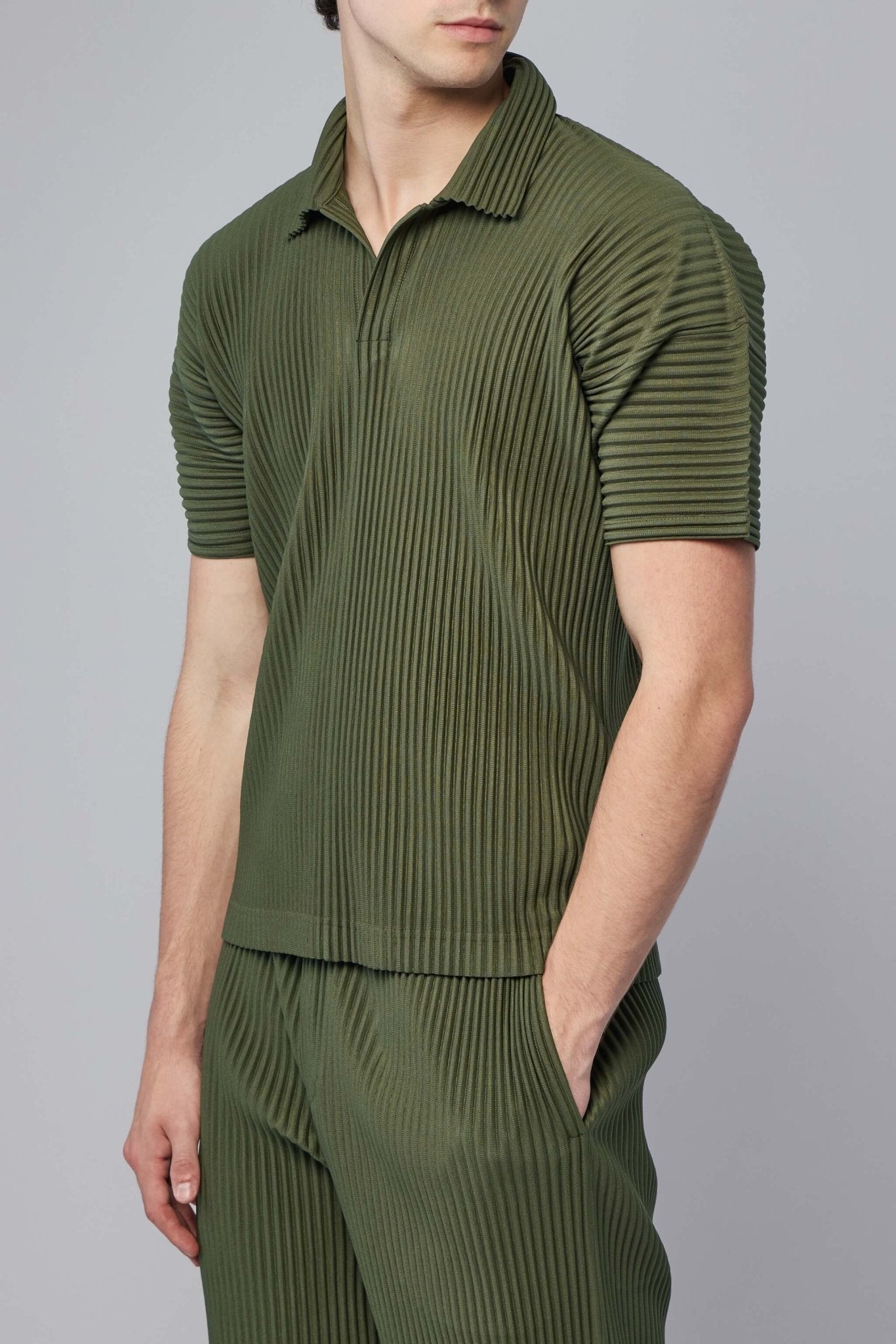 HOMME PLISSE イッセイミヤケ  ポロシャツ カーキ Homme Plissé Issey Miyake Polo Shirt – LABELS