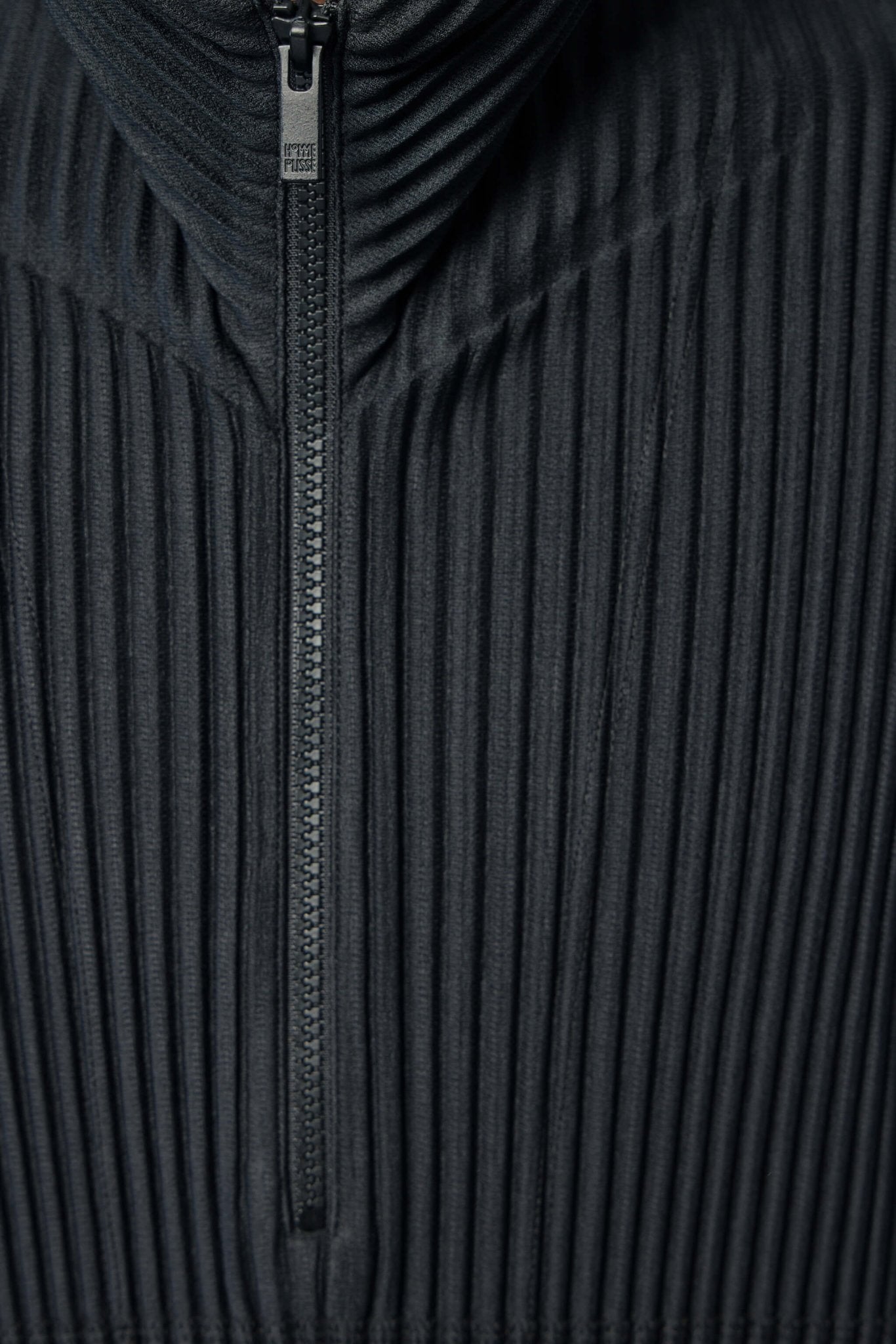 Homme Plissé Issey Miyake - T_shirts - LABELS