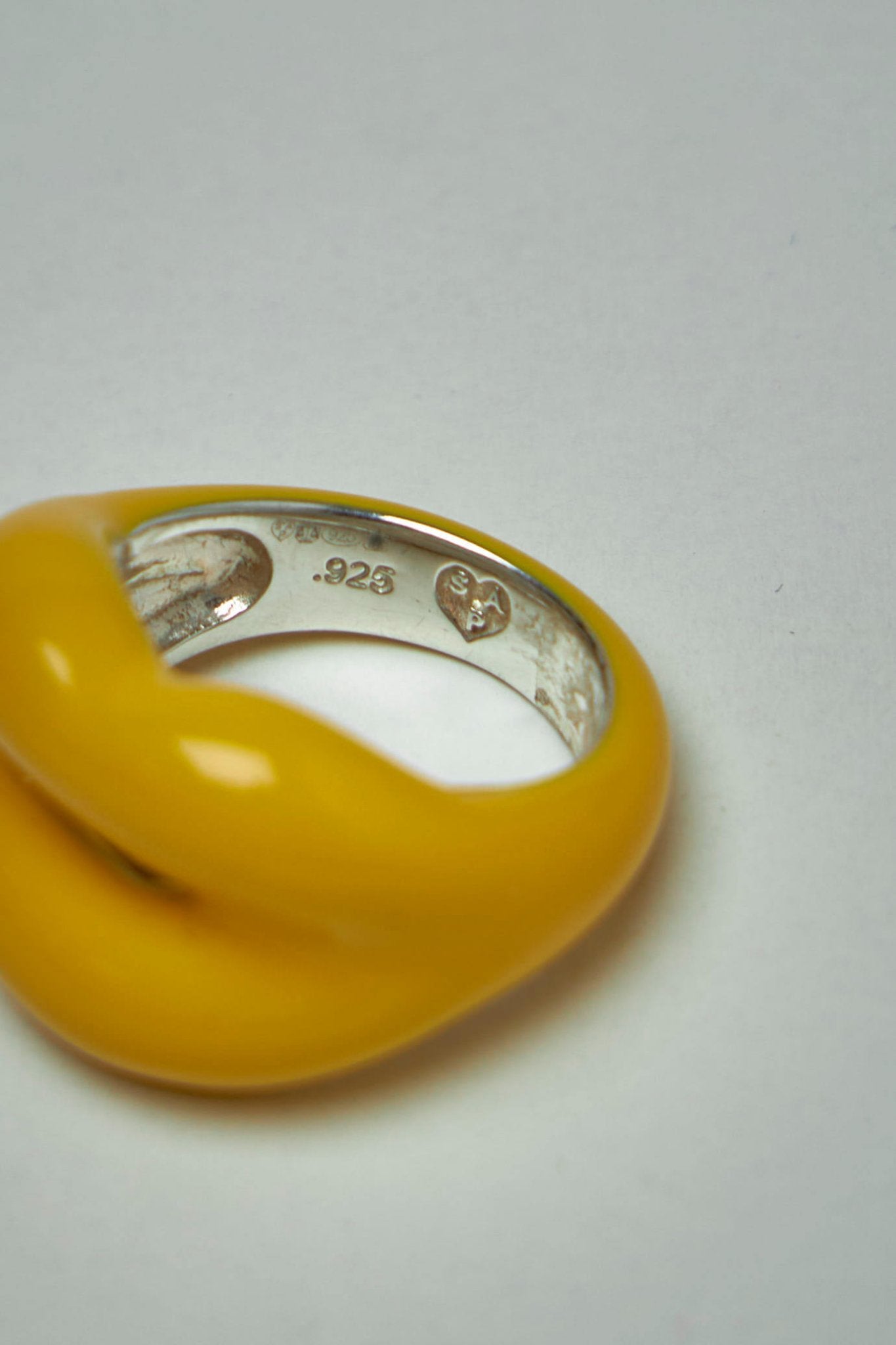 Hotlips - Hotlips Banana Yellow - LABELS