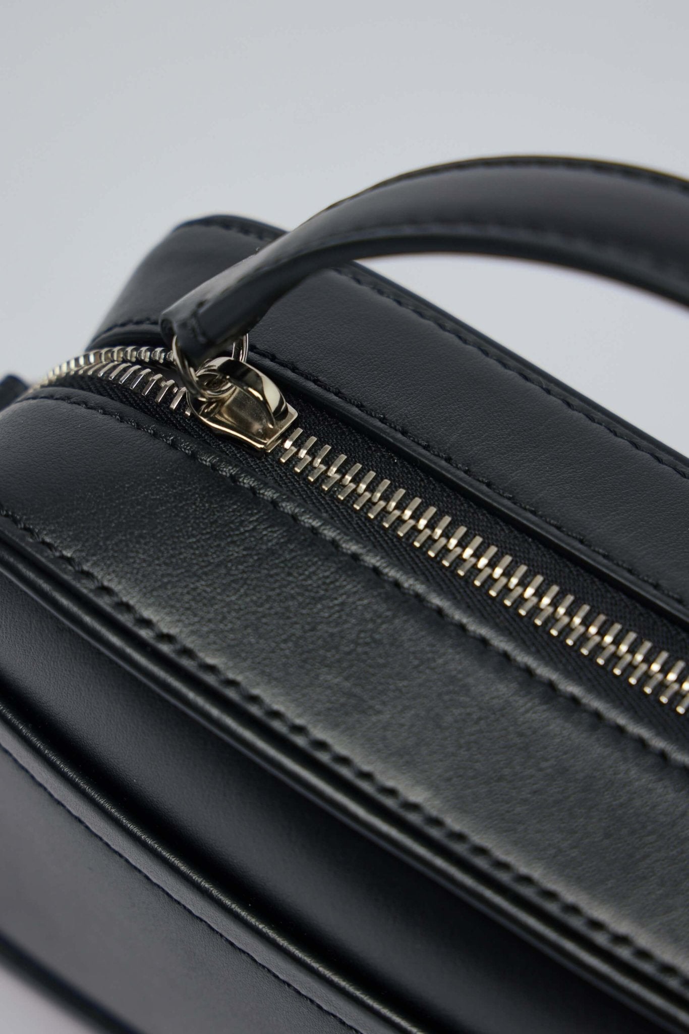 Le Baneto Shoulder Bag – LABELS