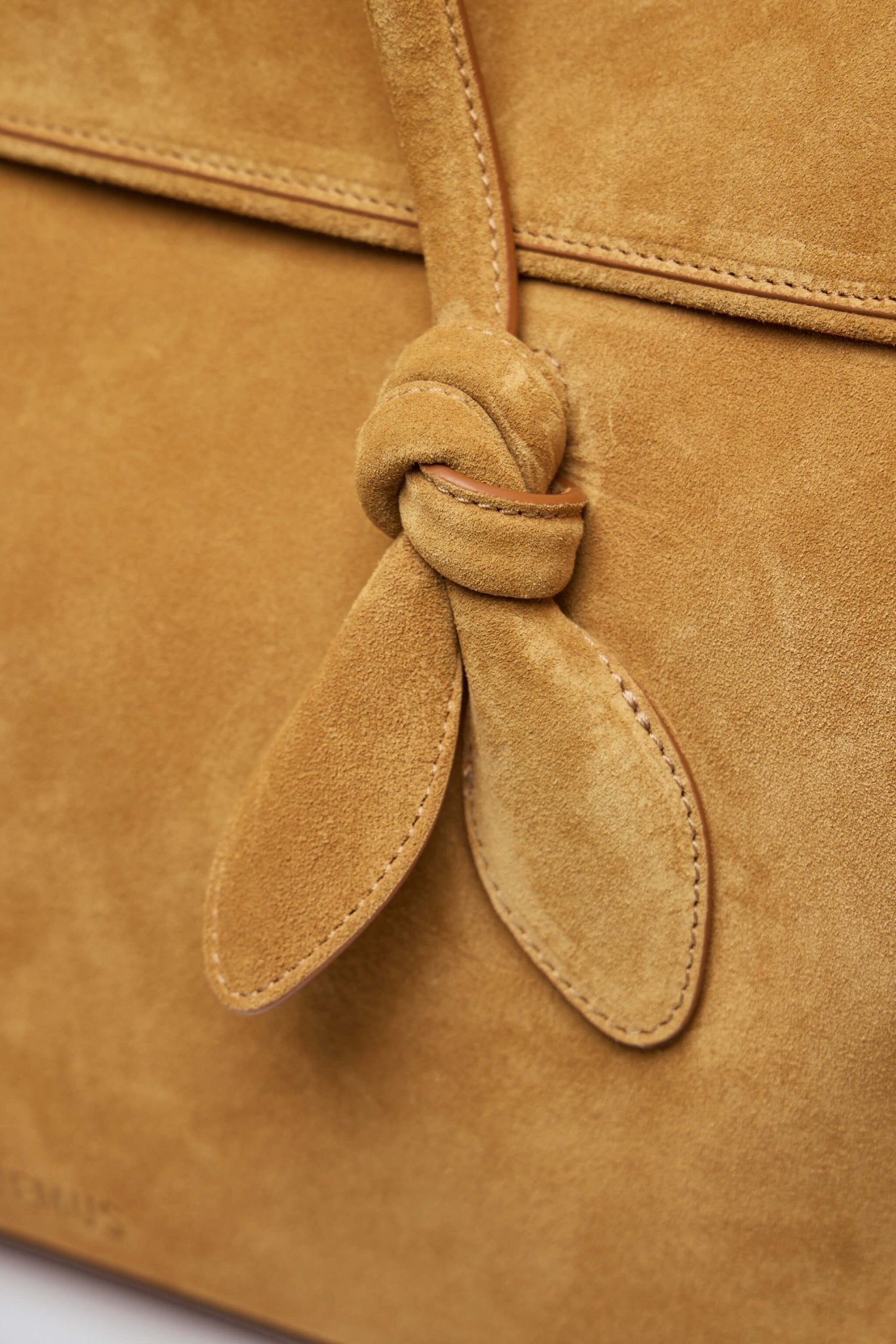 Jacquemus - Le Cabas Turismo - LABELS