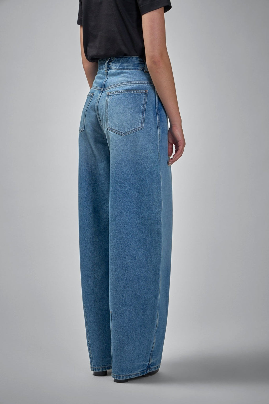 Jacquemus - Le De - Nimes Ovalo - LABELS