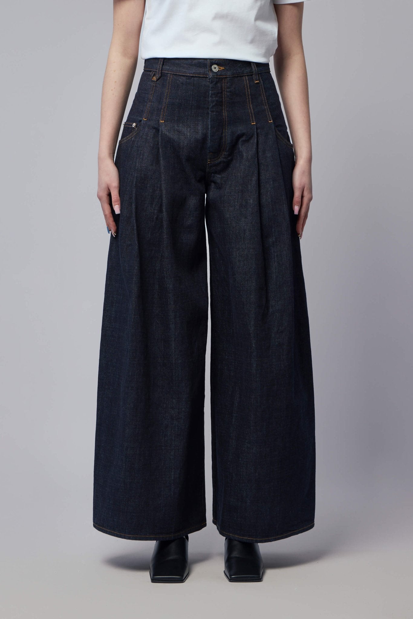 Jacquemus - Le De - nimes Souro - LABELS