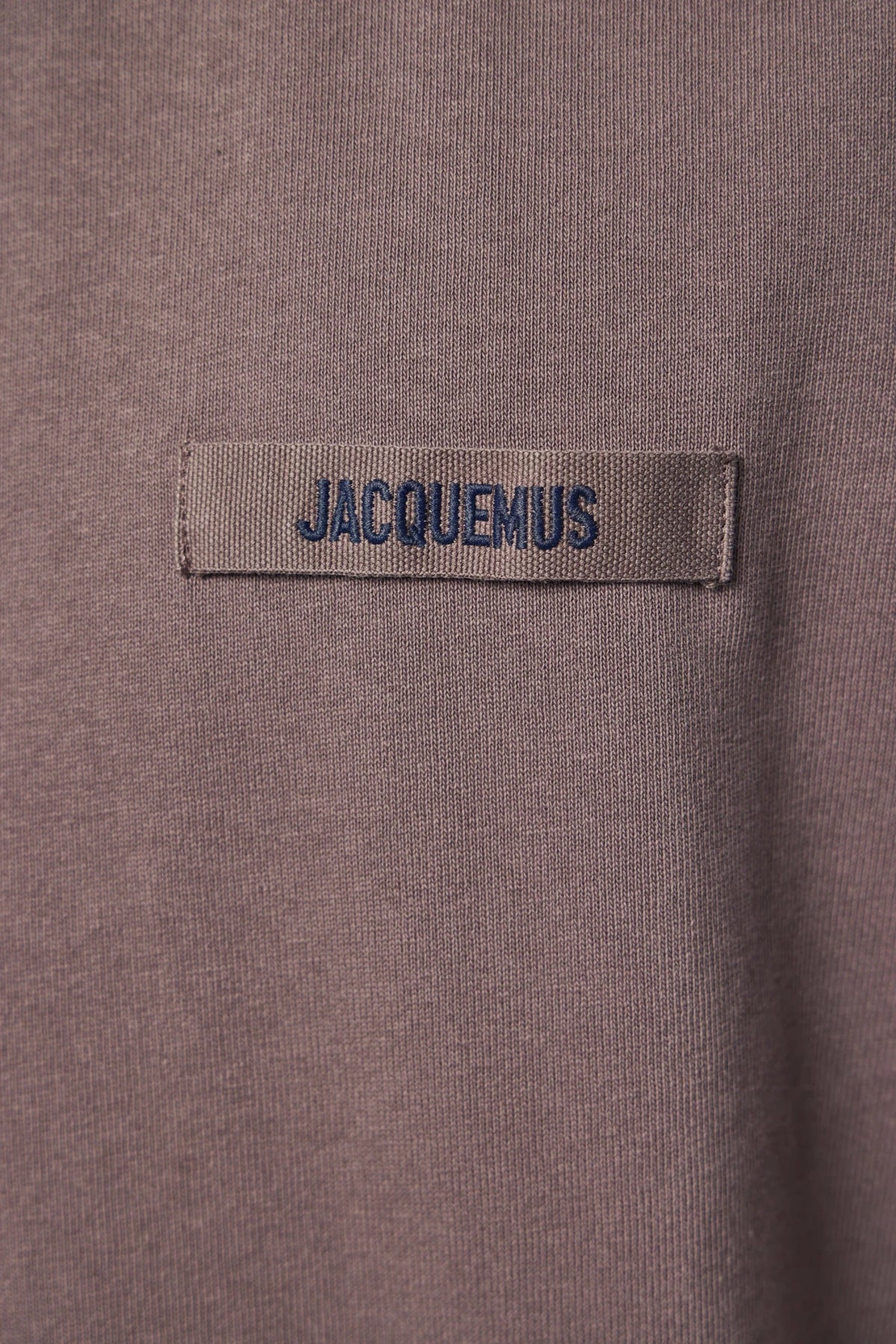Back view of Jacquemus Le Tshirt Gros Grain straight hemline