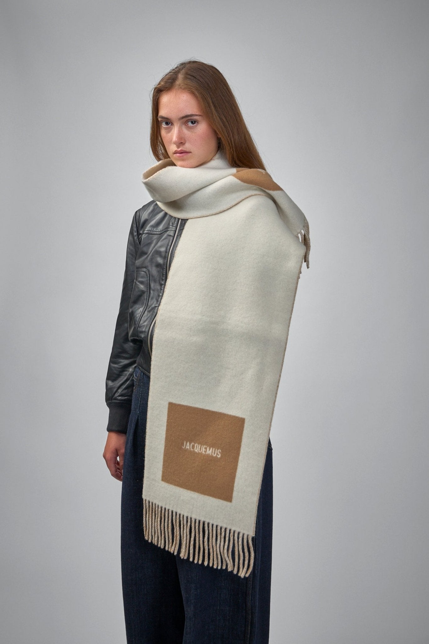 Jacquemus - L'echarpe Rond Carre - LABELS