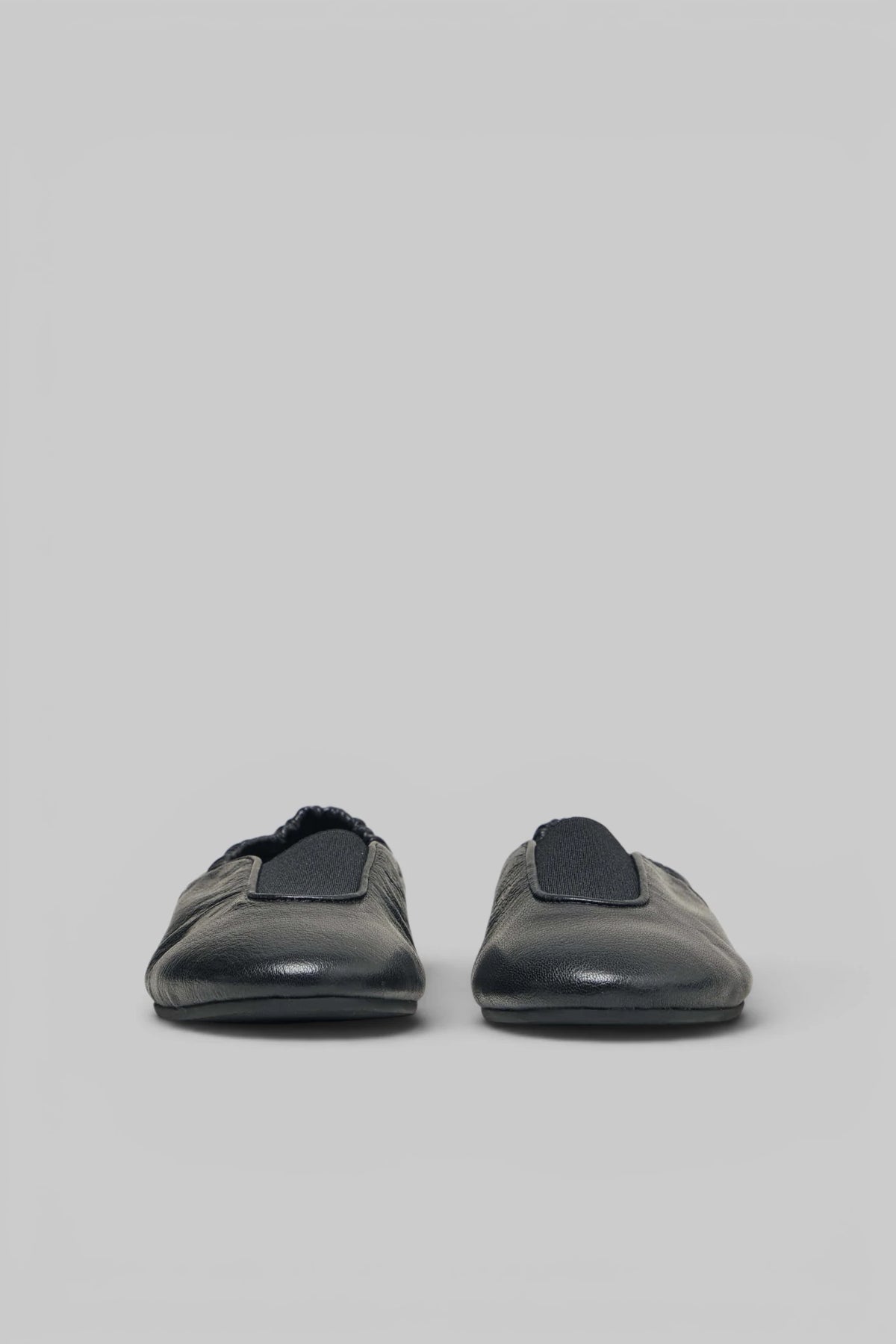 Side profile of Jacquemus Les Ballets Flats showing elasticized heel