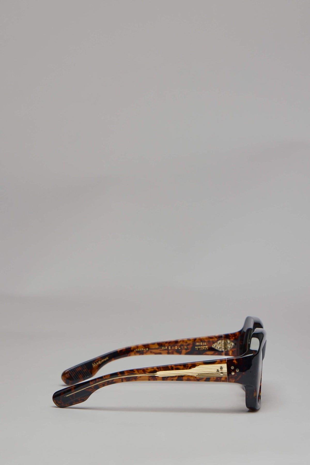 Close-up of tortoiseshell pattern on premium eyewear frame