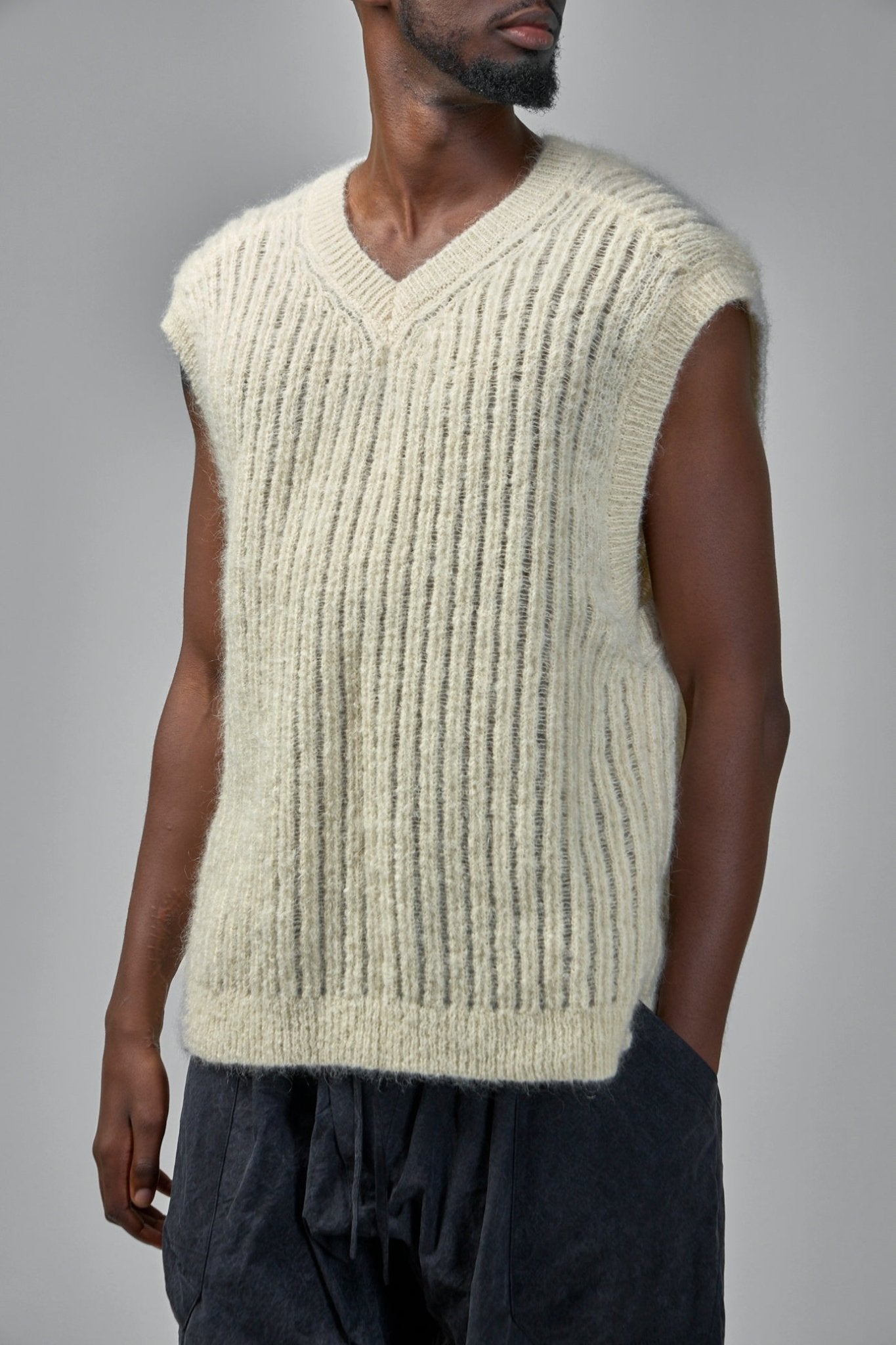 Jan Jan Van Essche【LINEN BAMBOO VEST】 Jan-Jan Van Essche Knitwear Sleeveless V-Neck Vest – LABELS