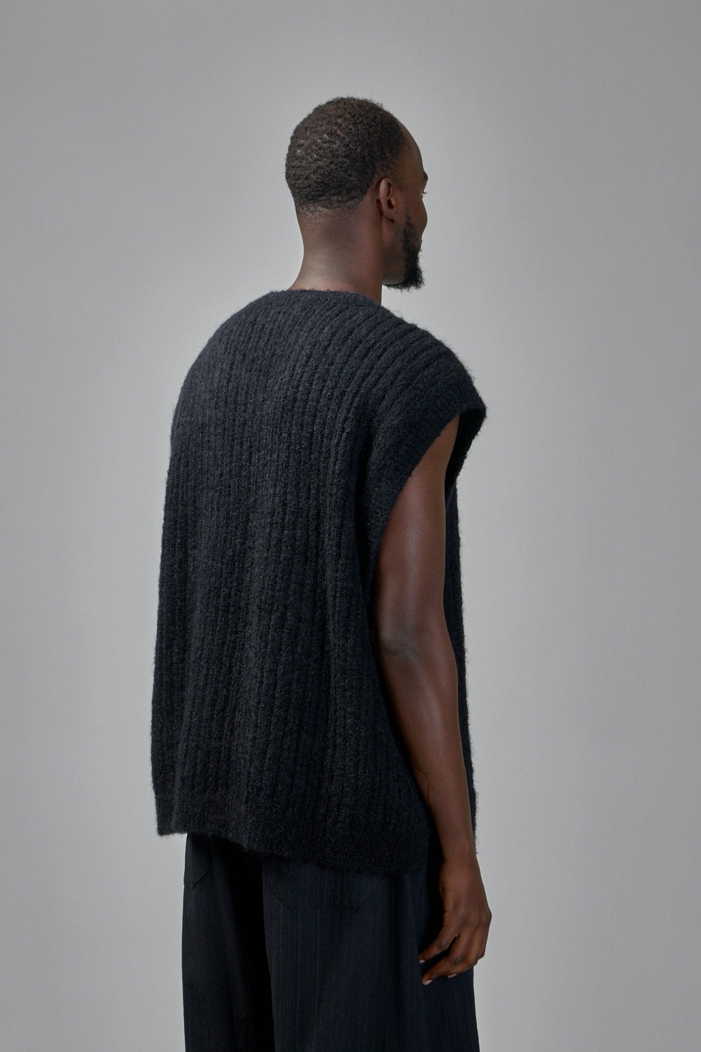 Jan - Jan Van Essche - Knit72 Wide fit Sleeveless V - Neck - LABELS