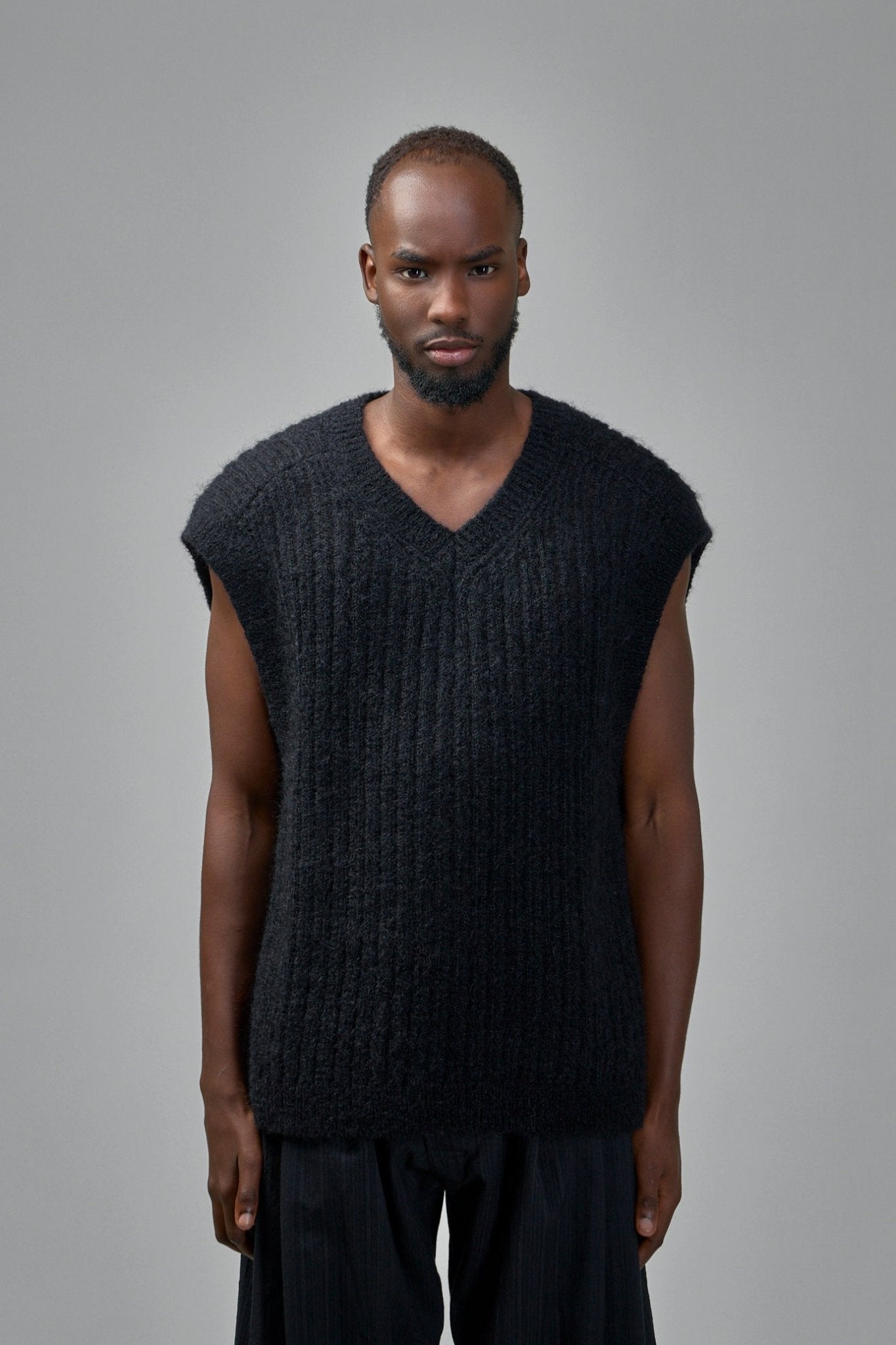 Jan - Jan Van Essche - Knit72 Wide fit Sleeveless V - Neck - LABELS