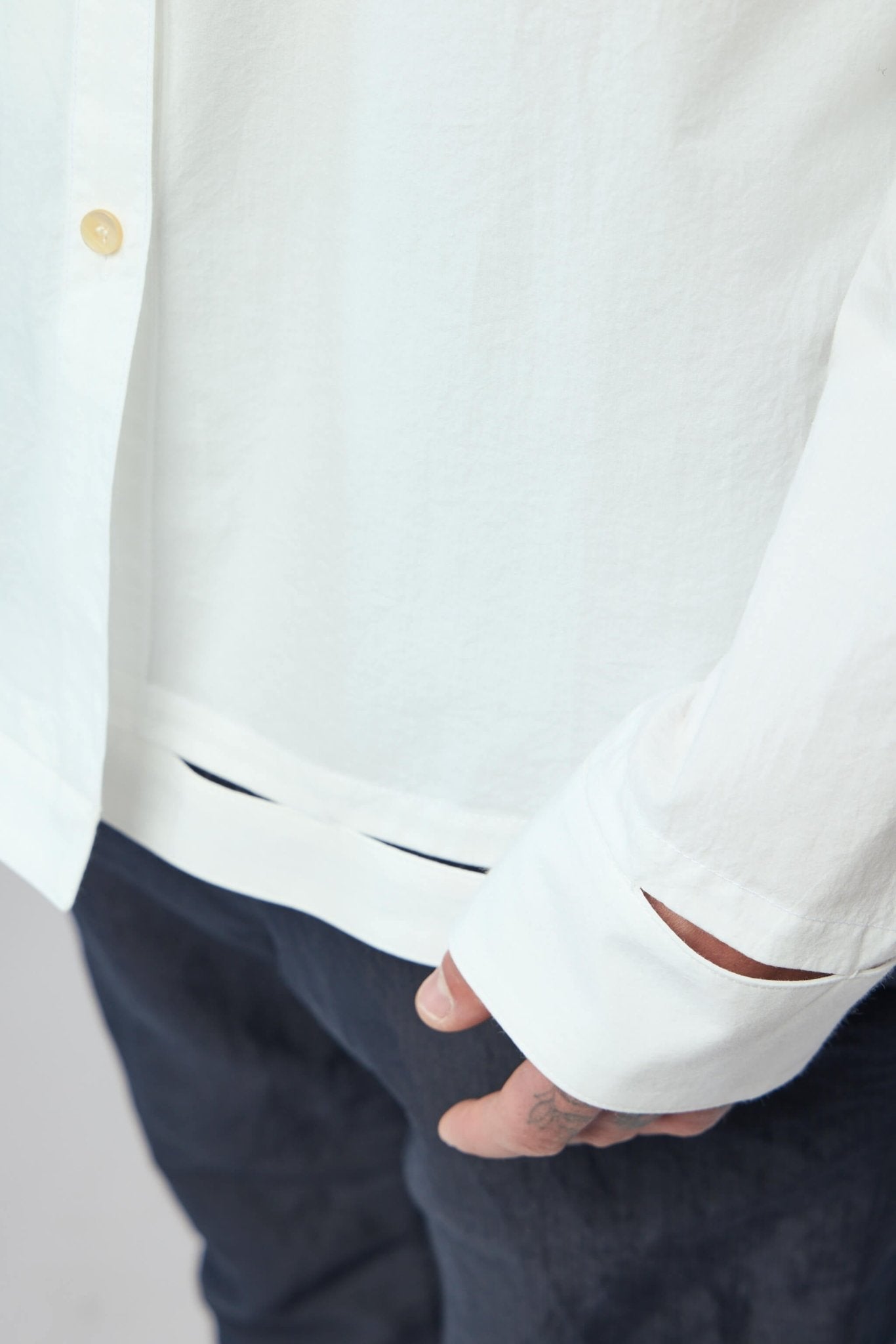 K'Ang - Men's Detachable Hand Stitched Hem Shirt - LABELS