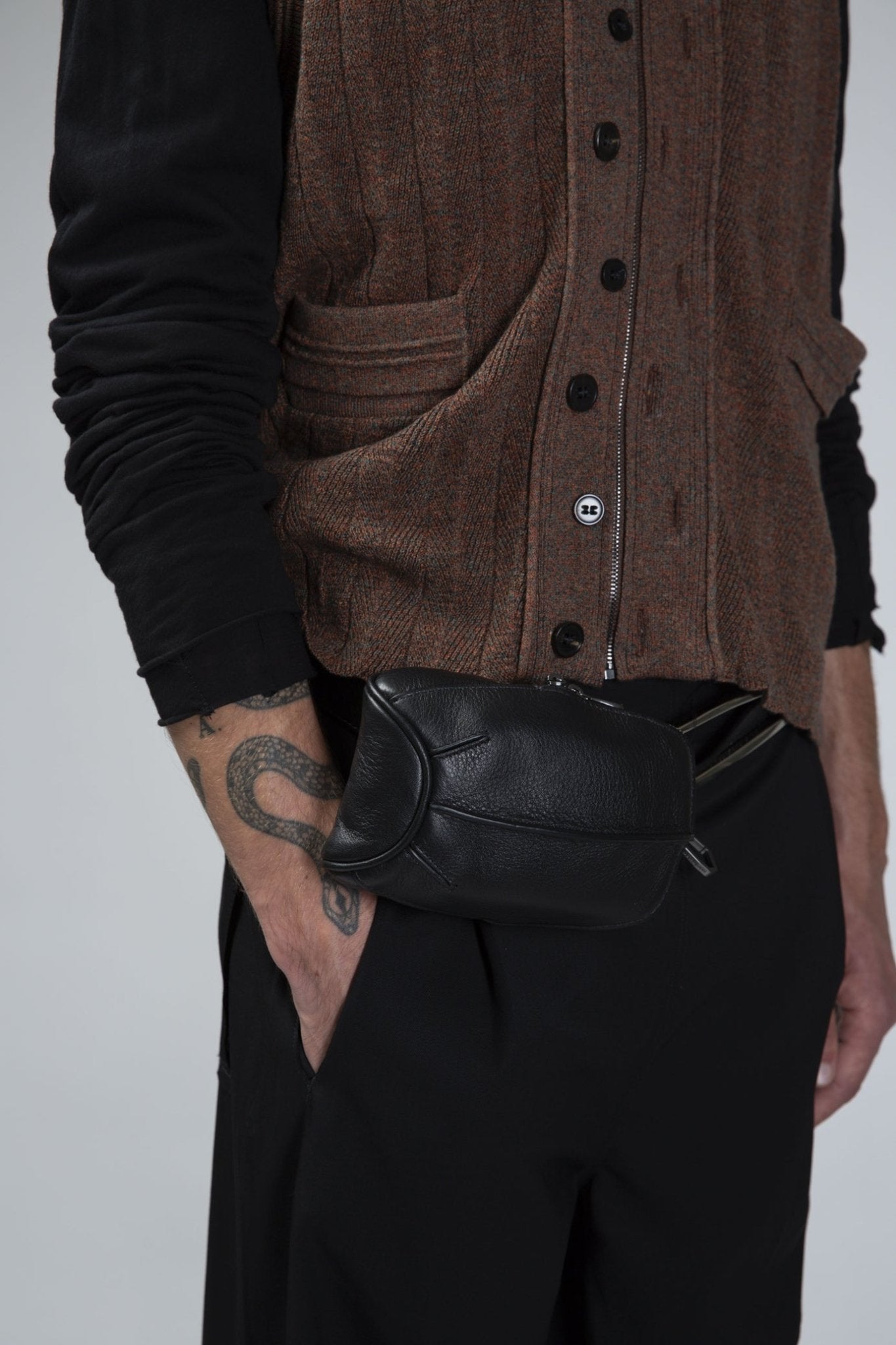 Kiko Kostadinov - Black Vig Pouch - LABELS