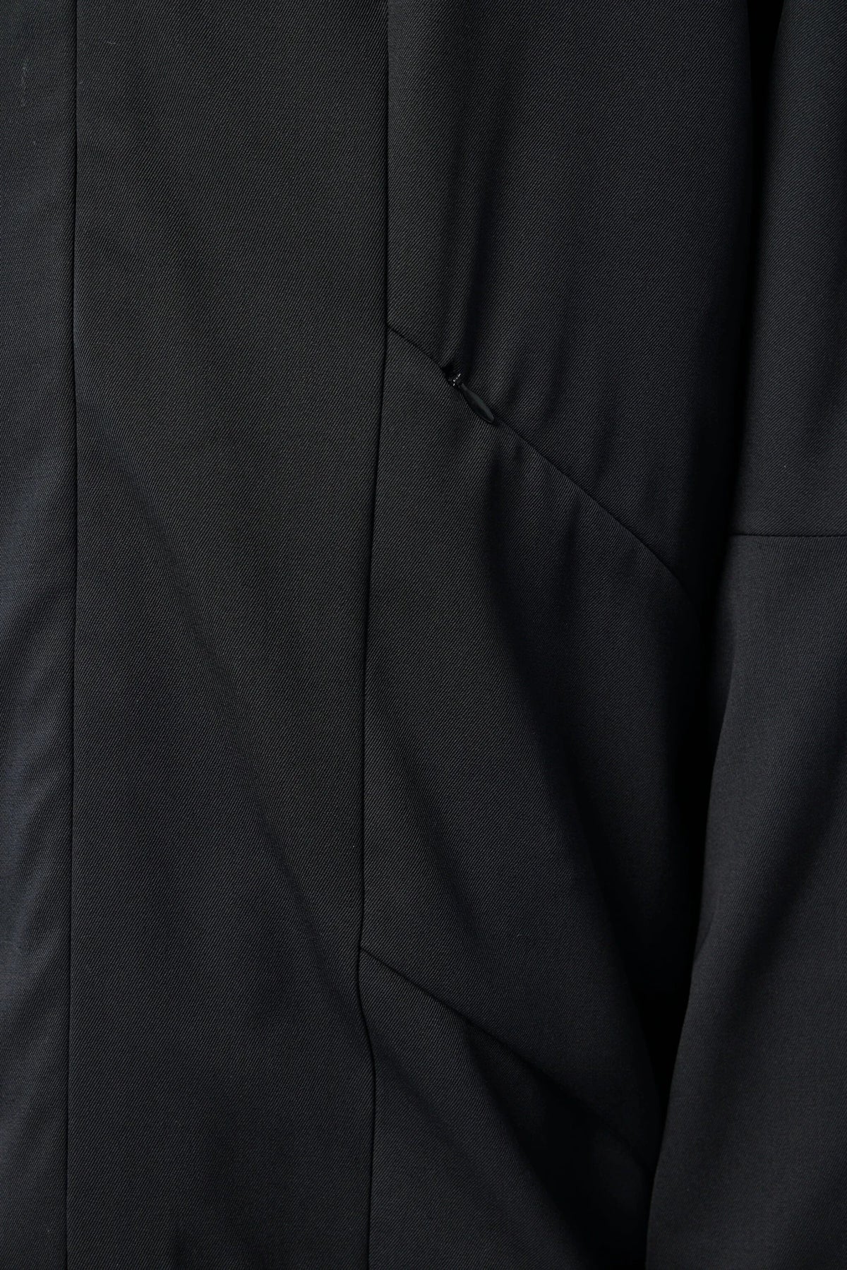 Detail shot of Erdiko Jacket collar and zipper hardware