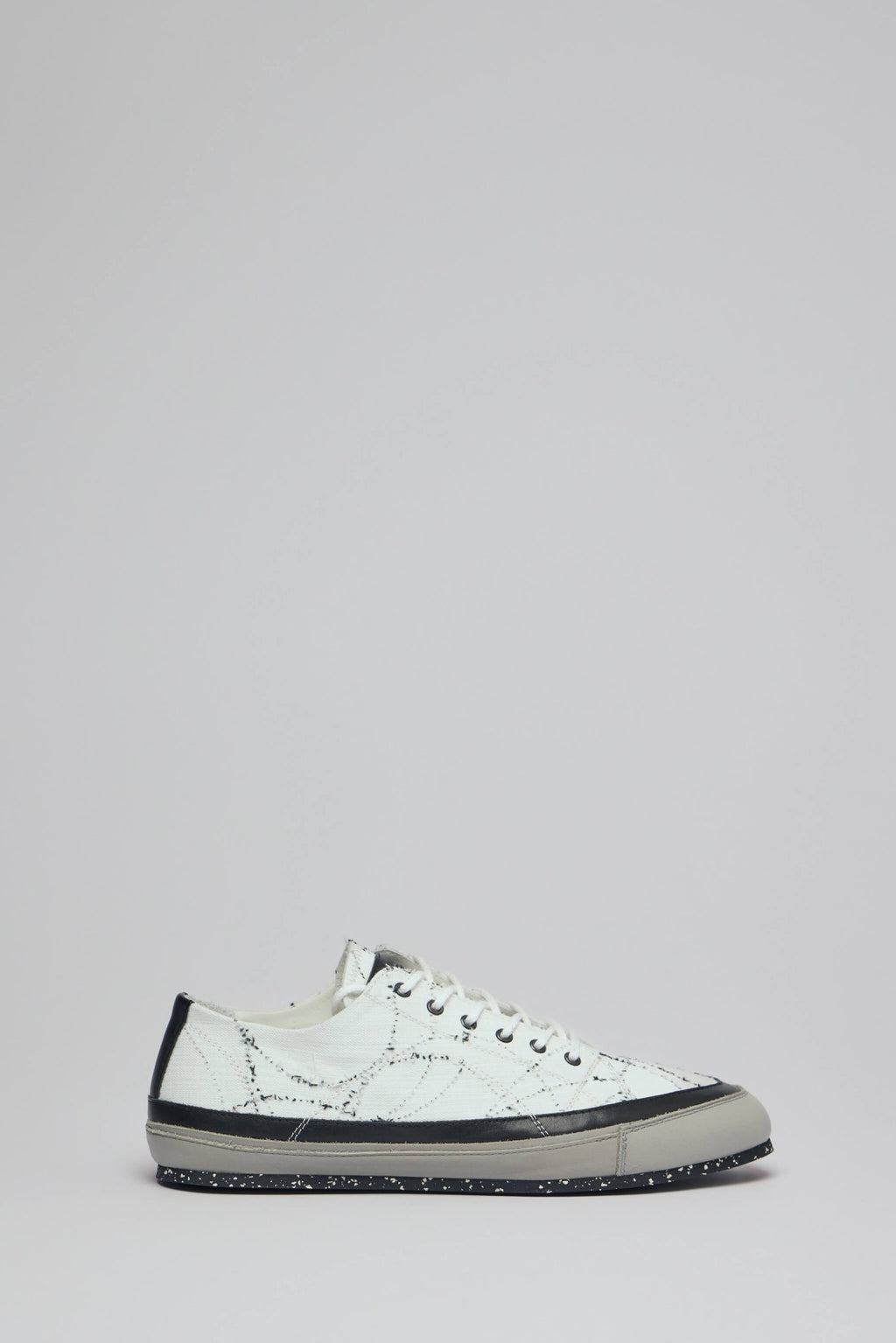 Kiko Kostadinov - Komlo Trainers - LABELS