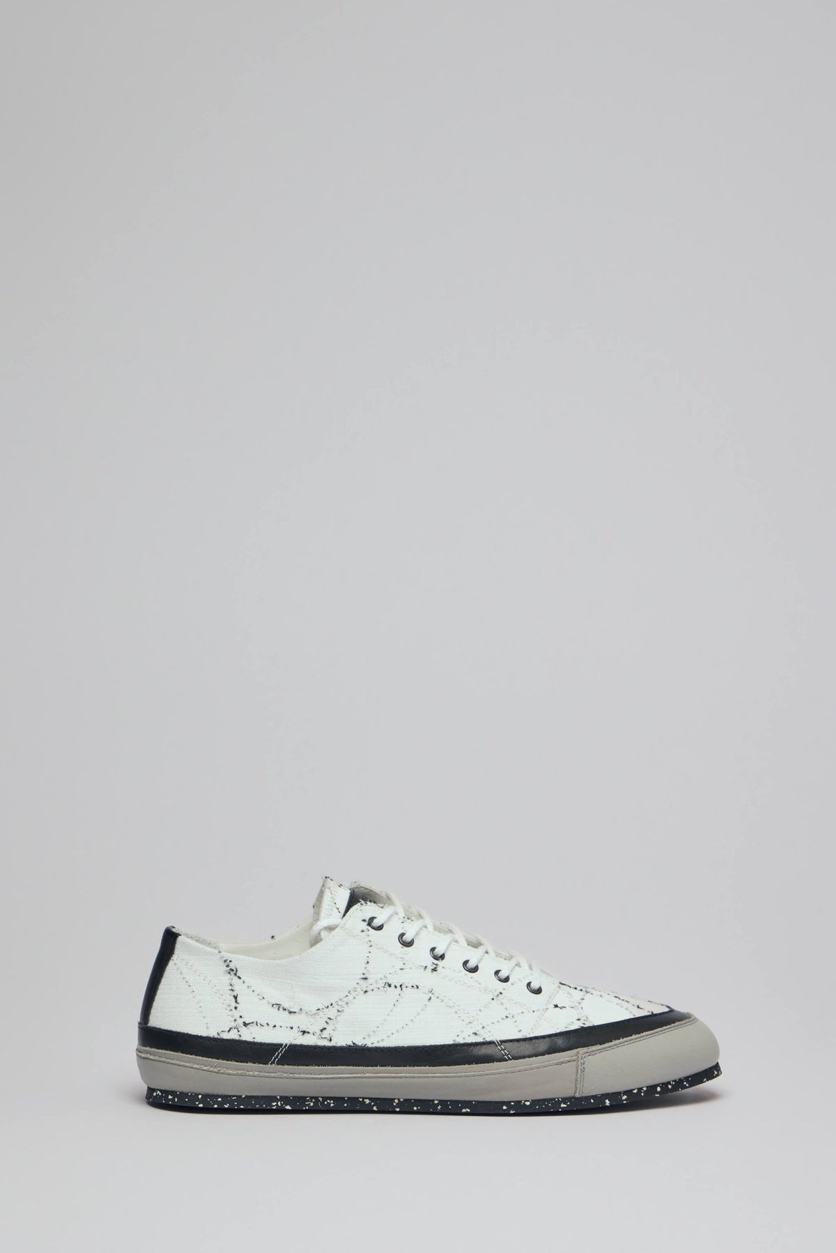 Kiko Kostadinov - Komlo Trainers - LABELS