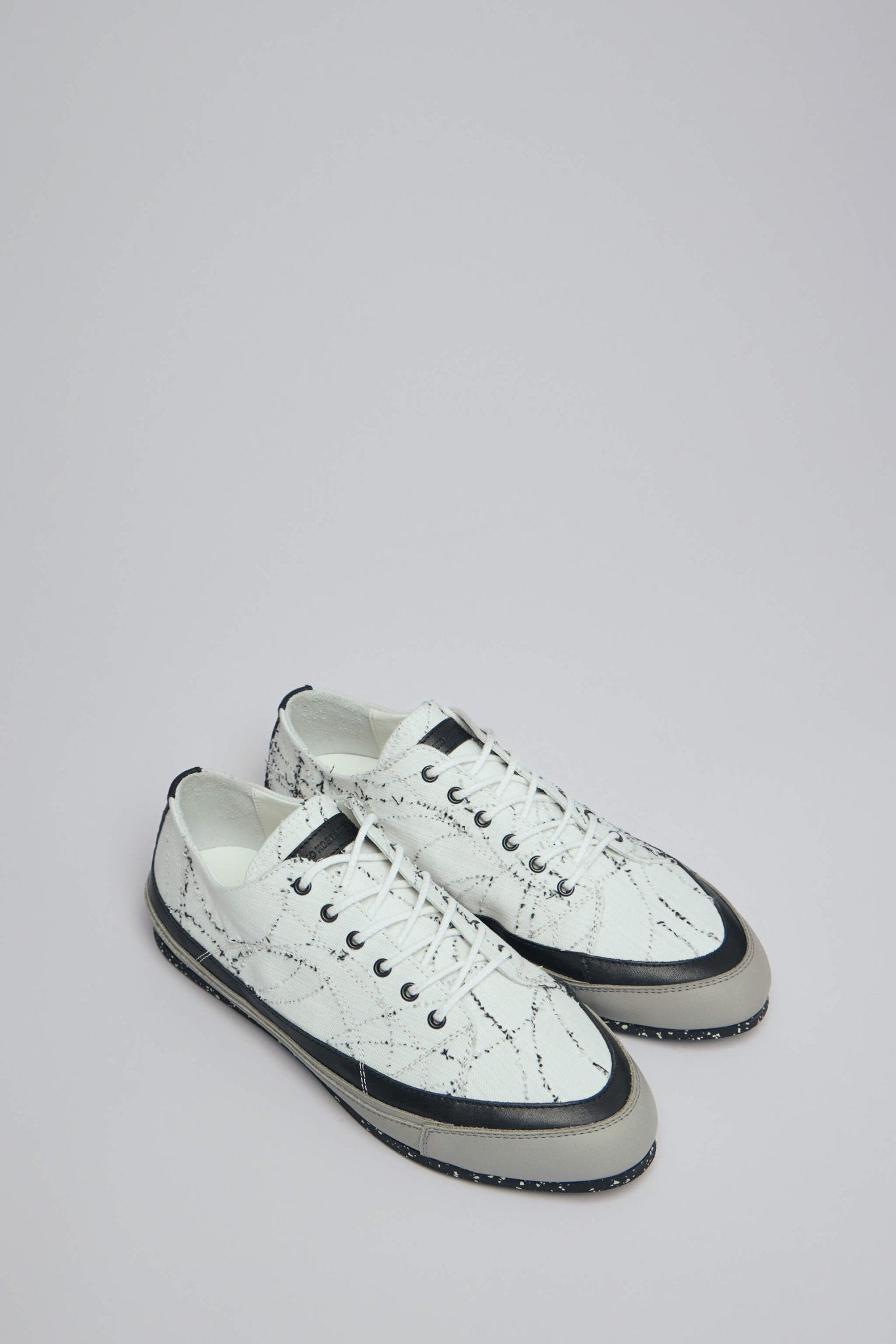 Kiko Kostadinov - Komlo Trainers - LABELS