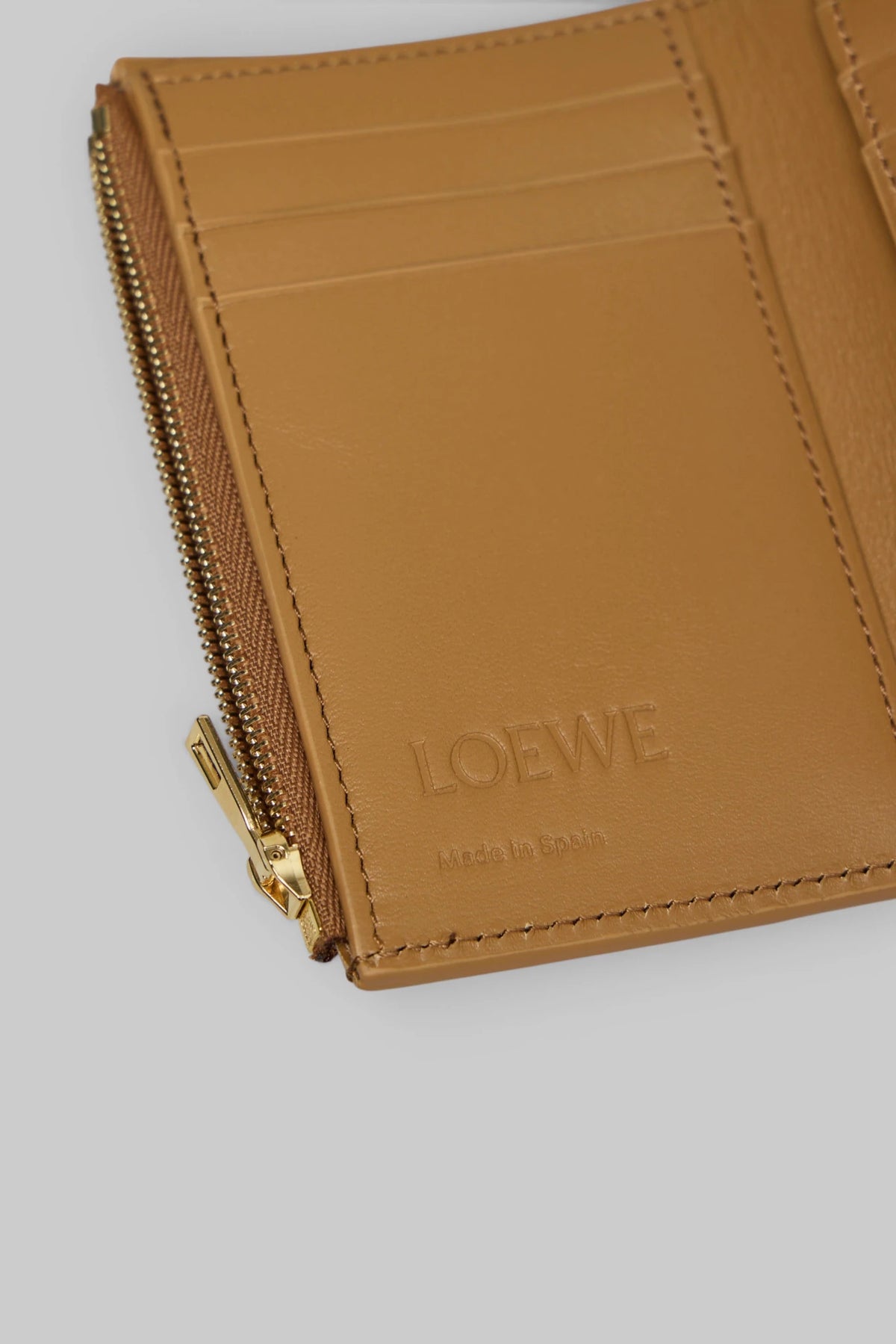 Loewe - Anagram Small Vertical Wallet - LABELS