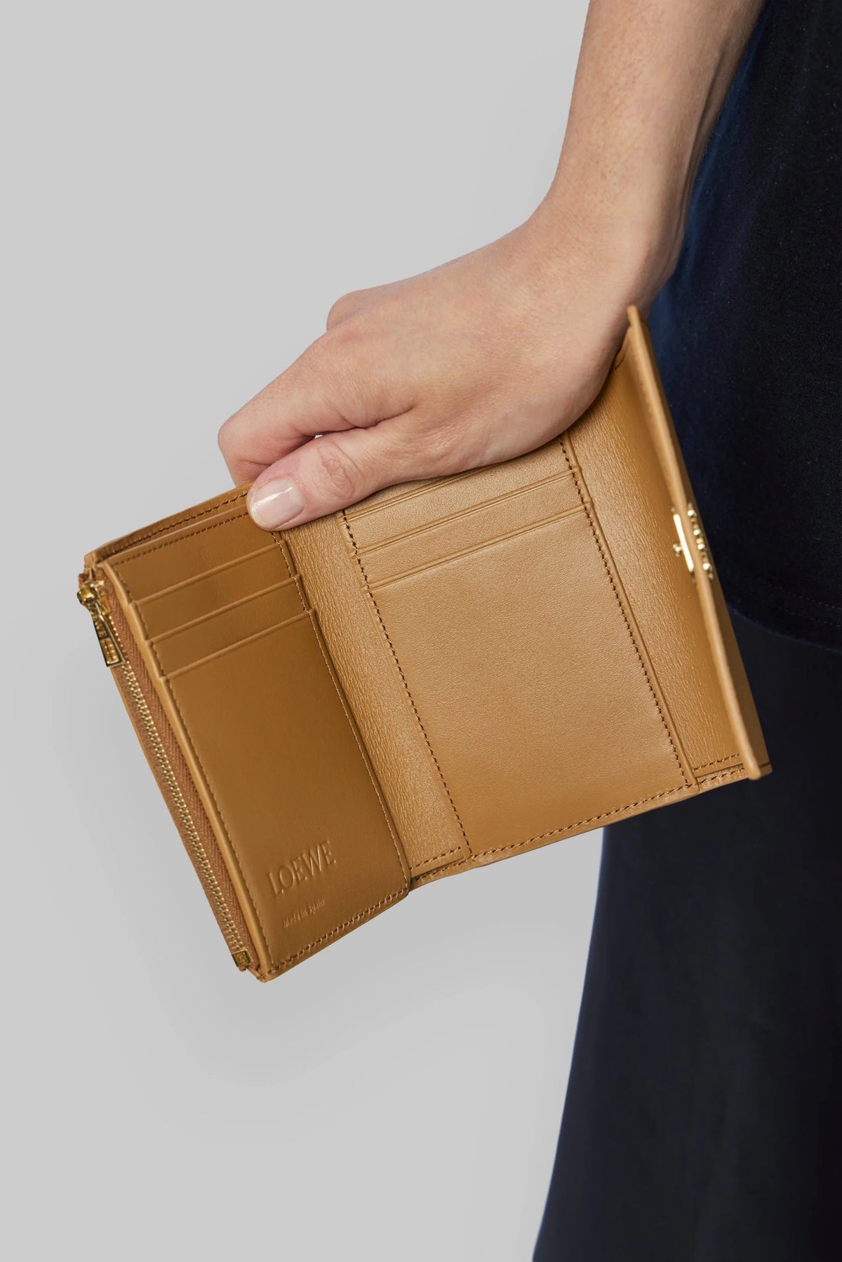 Loewe - Anagram Small Vertical Wallet - LABELS