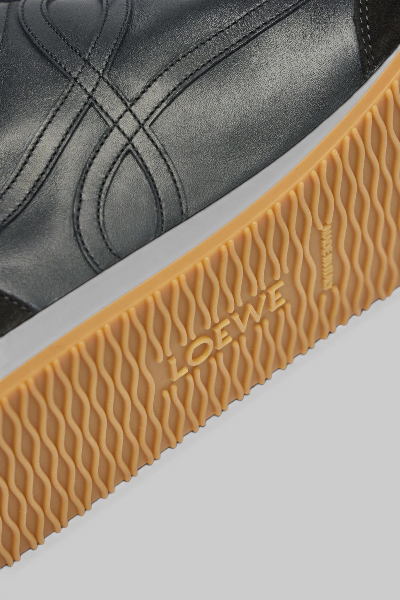 Loewe - Ballet Runner 2.0 Leather - LABELS