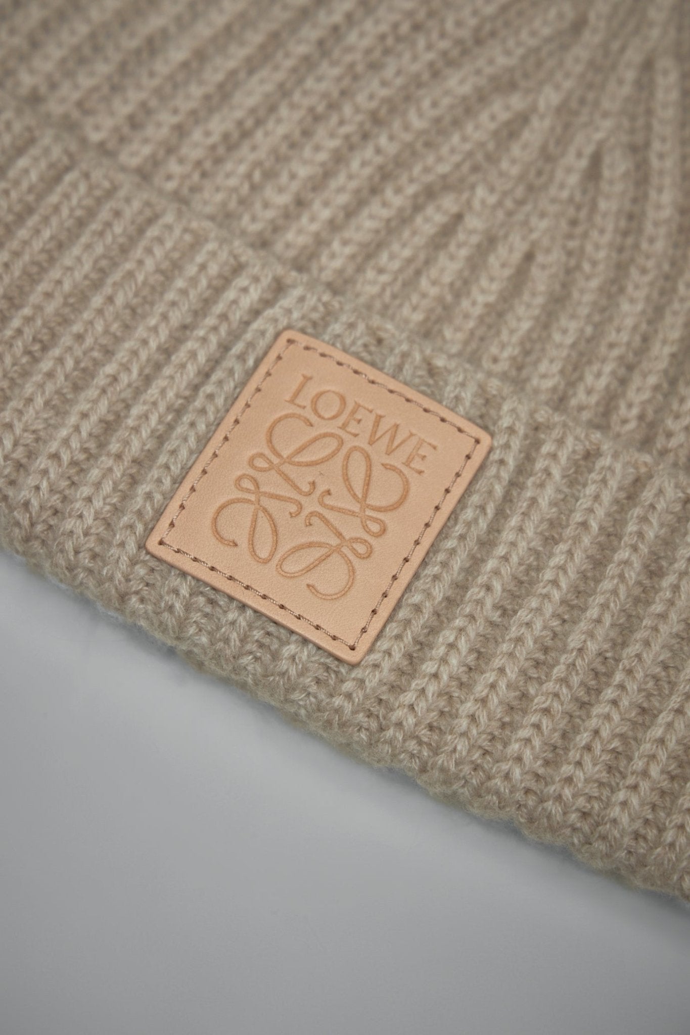 Loewe - Beanie in Cashmere - LABELS