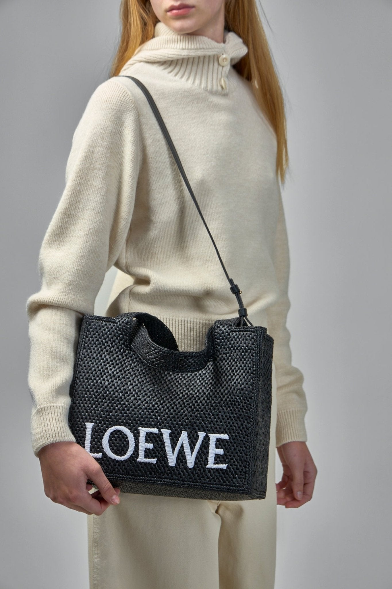 Loewe - Font Tote - LABELS