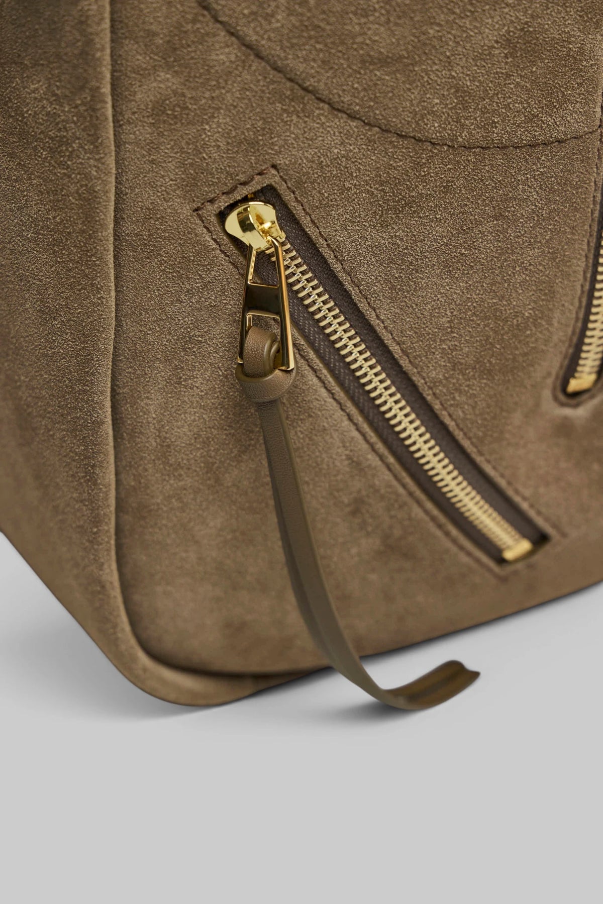 Loewe - Hammock Flip Suede M - LABELS