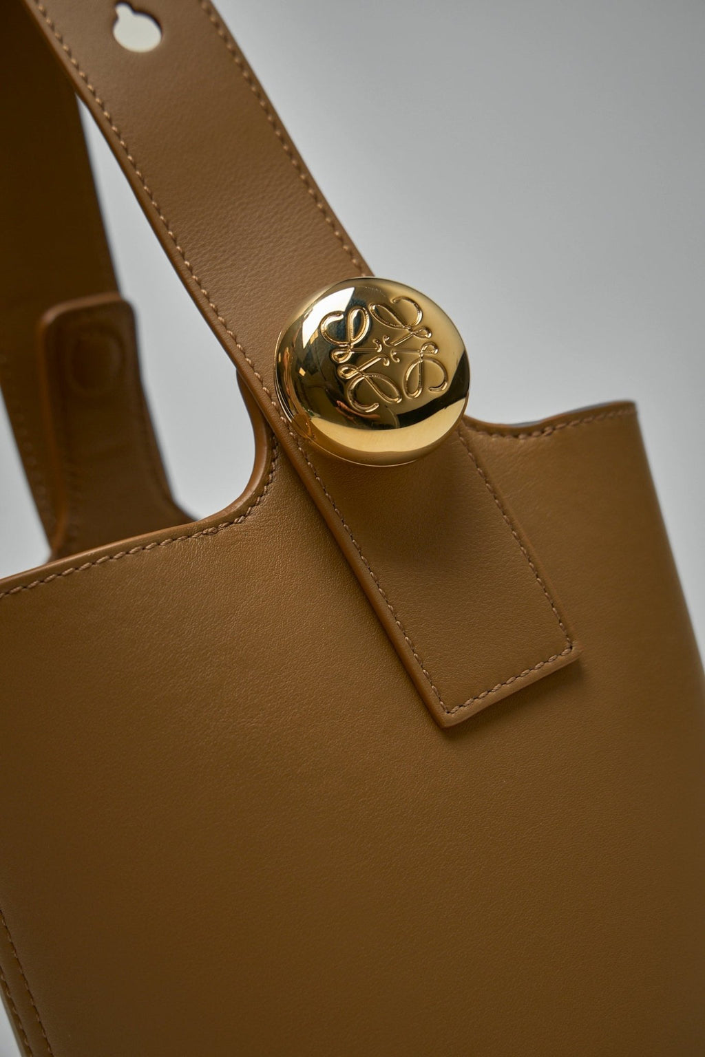 Loewe - Pebble Bucket Mini - LABELS