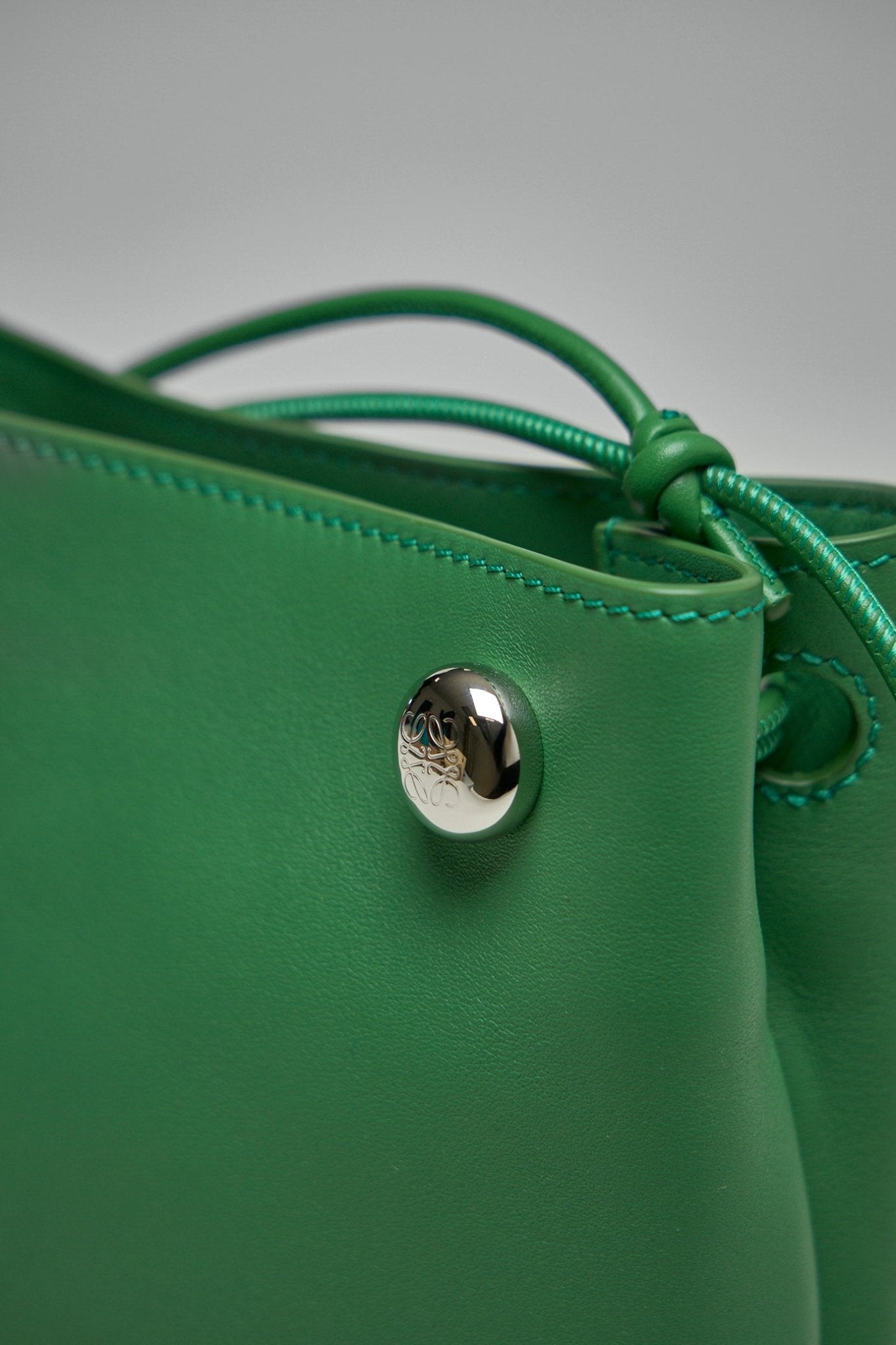 Loewe - Pebble Soft Pouch - LABELS