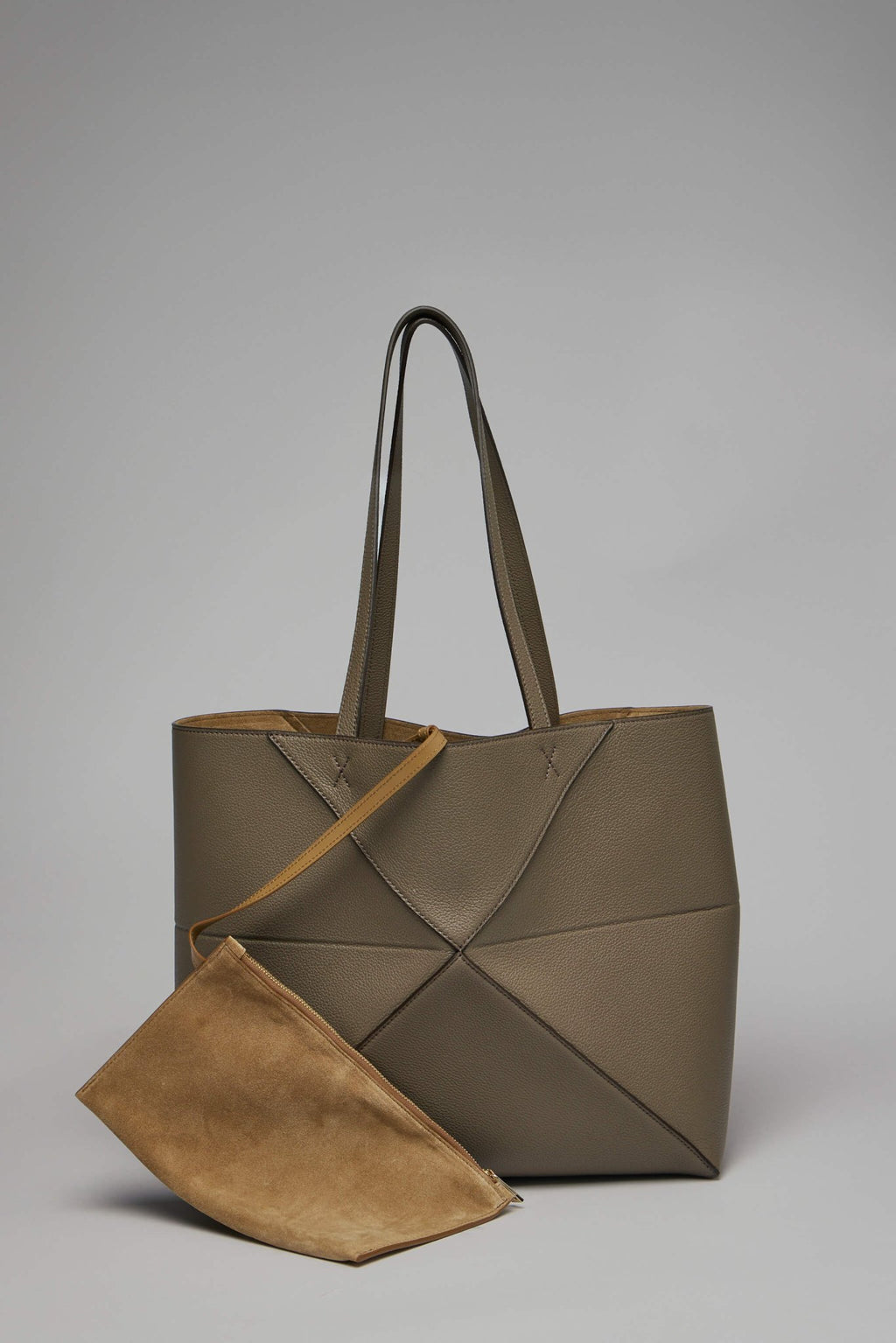 Loewe - Puzzle Fold Tote Medium - LABELS