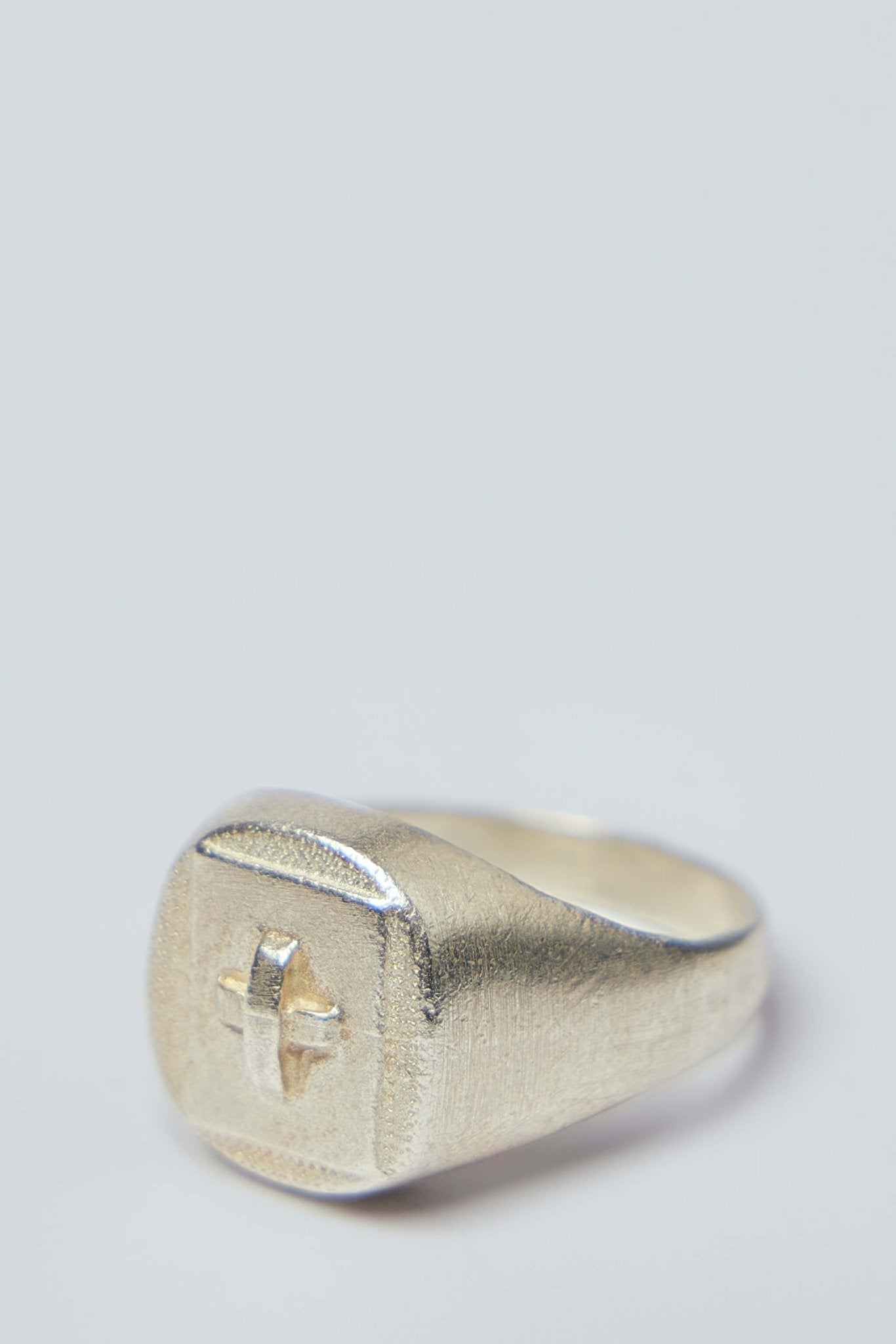m.a+ エムエークロス　3mm silver leather ring M.A+ Maurizio Amadei Cross Seal Ring - Silver – LABELS