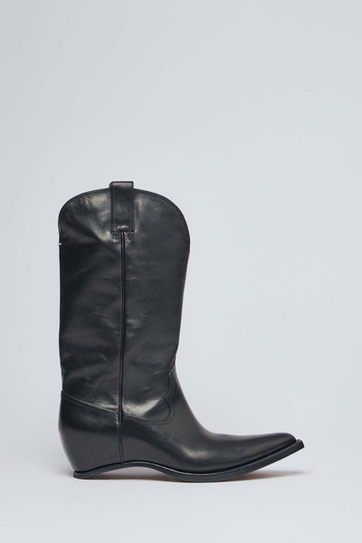 Pointed Toe Chelsea Boots