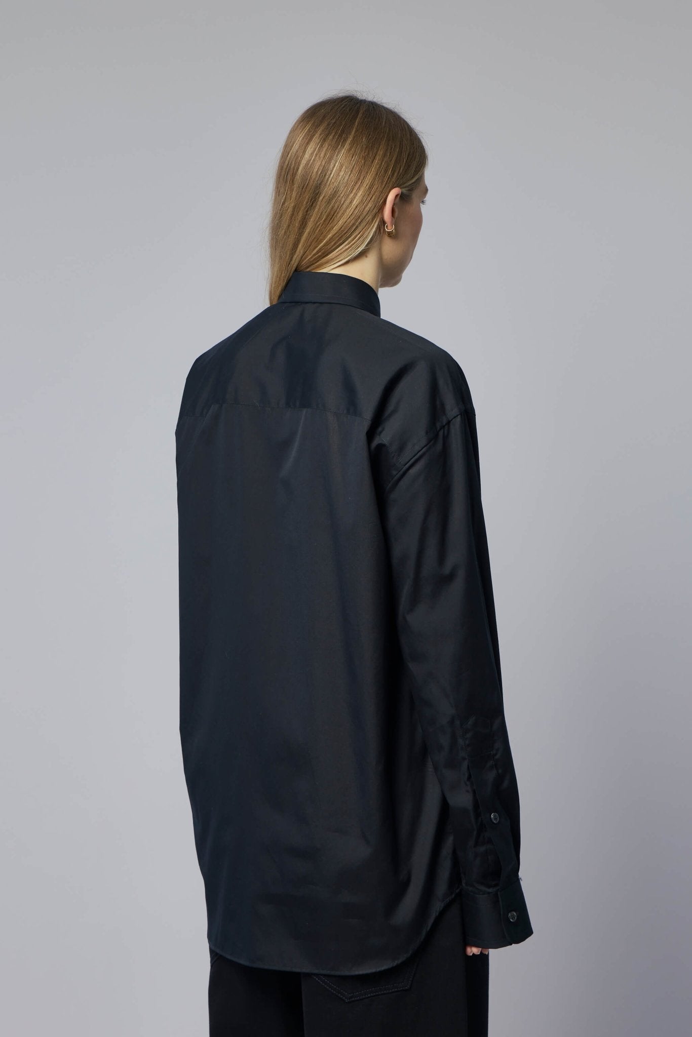 Marina Yee - Classic Shirt - LABELS — Detail shot of Marina Yee shirt collar and button-down front