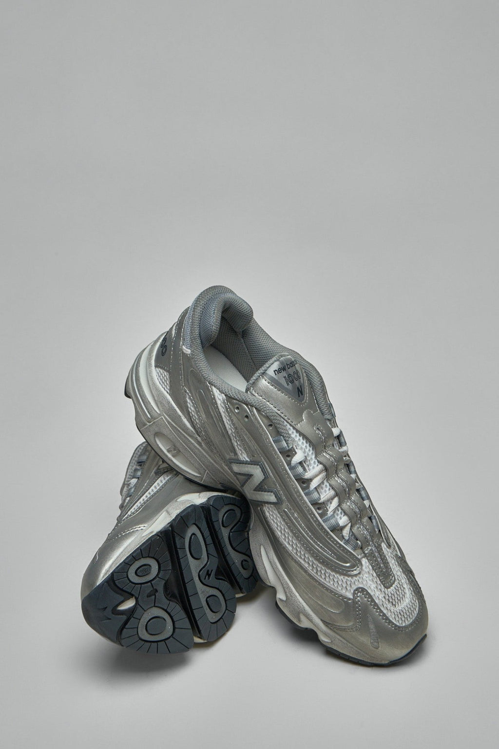 New Balance - 1000 Sneakers - LABELS