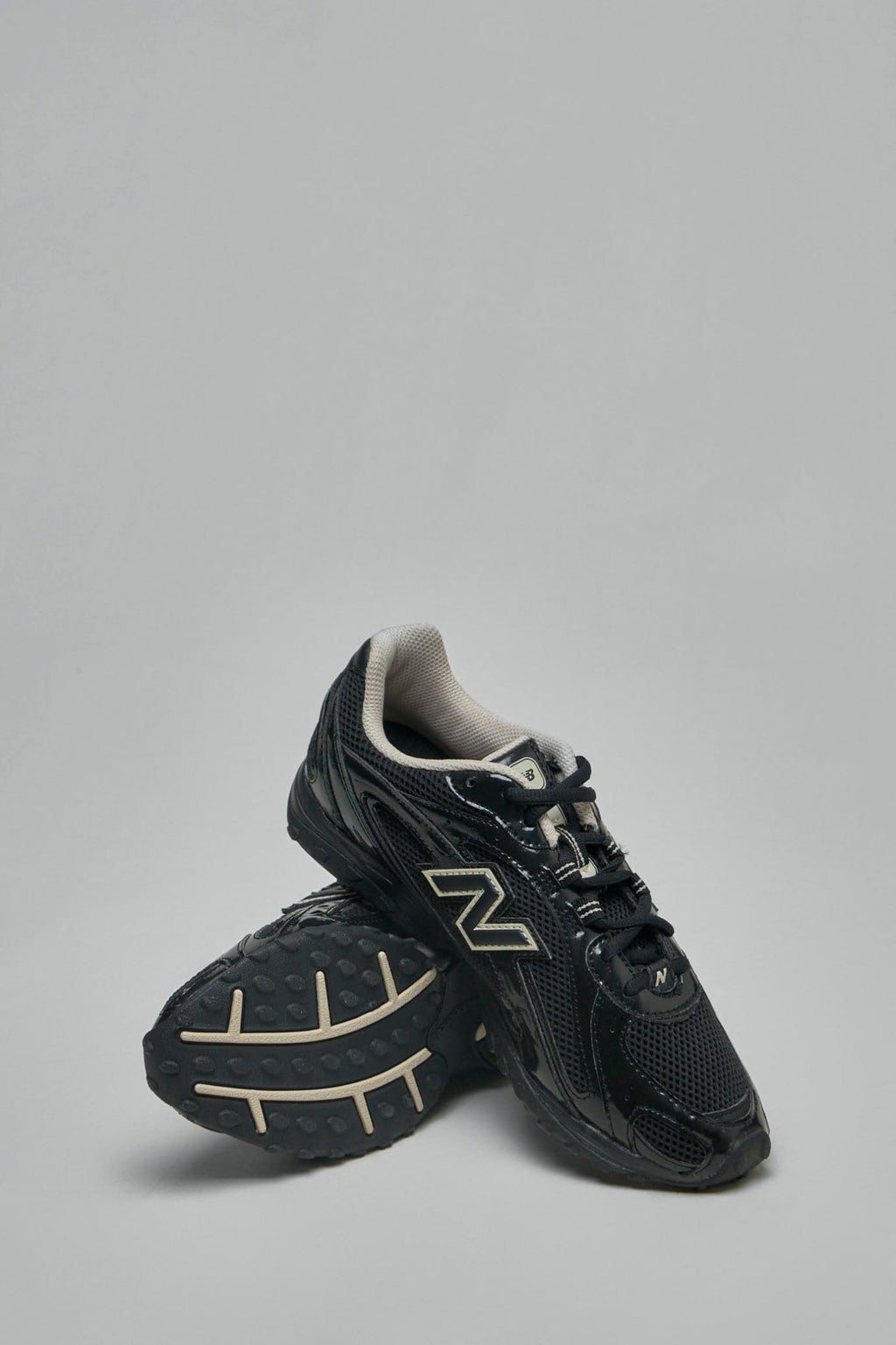 New Balance - 204L Low - Profile Running Sneaker - LABELS