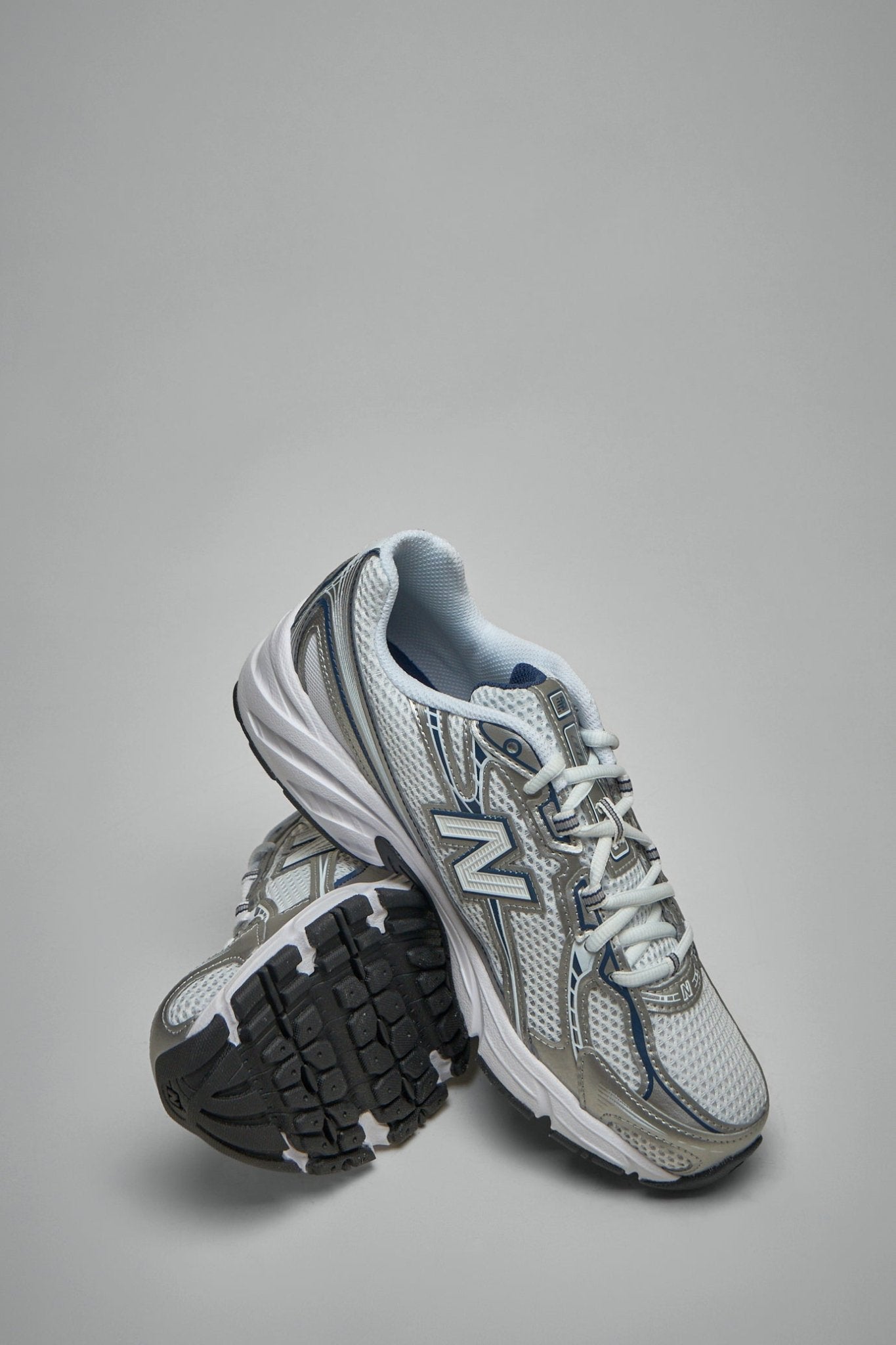 New Balance - 740v2 - LABELS