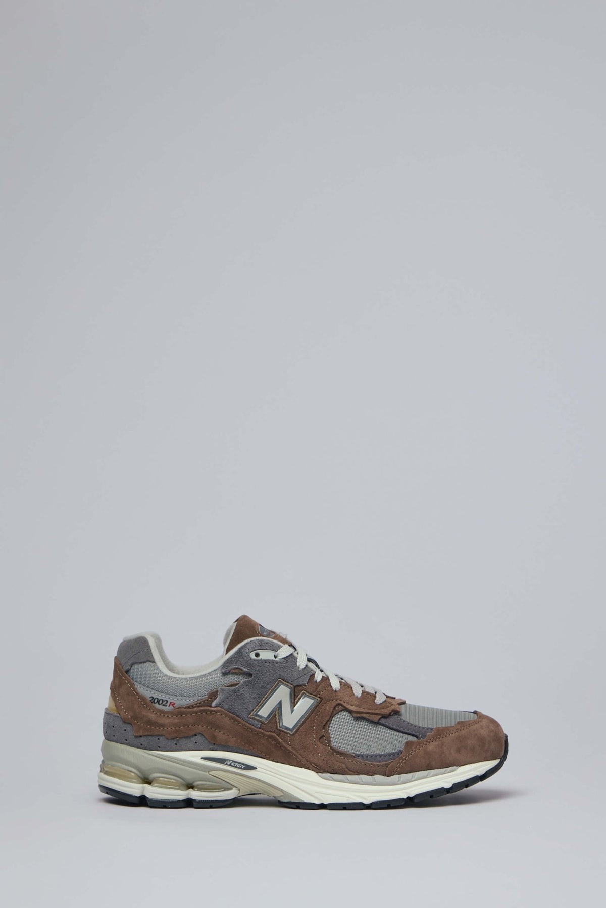 New Balance Low Top Sneakers M2002 DV1 – LABELS