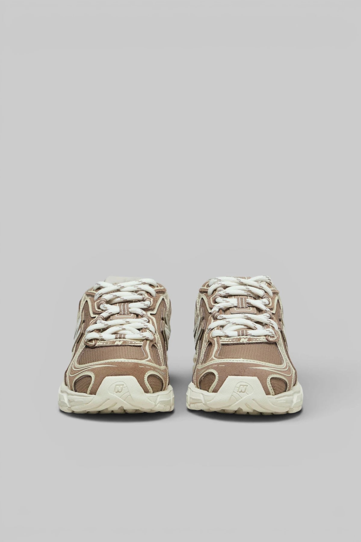Side profile of New Balance U740 V2 showing logo detail